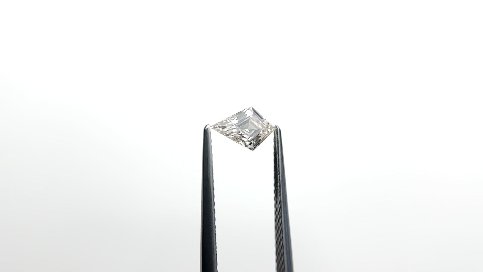 0.76ct 8.56x5.65x3.33mm VS2 M Kite Step Cut 🇨🇦 27931-01