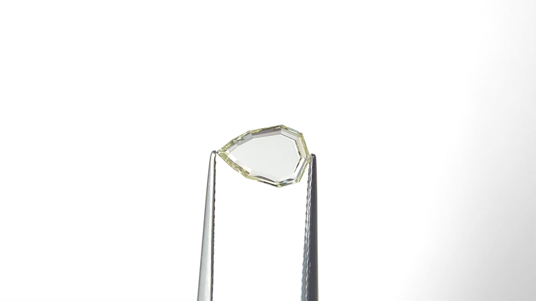 1.27ct 10.22x6.81x1.99mm GIA VS1 Q-R Geo Pear Portrait Cut 28329-01