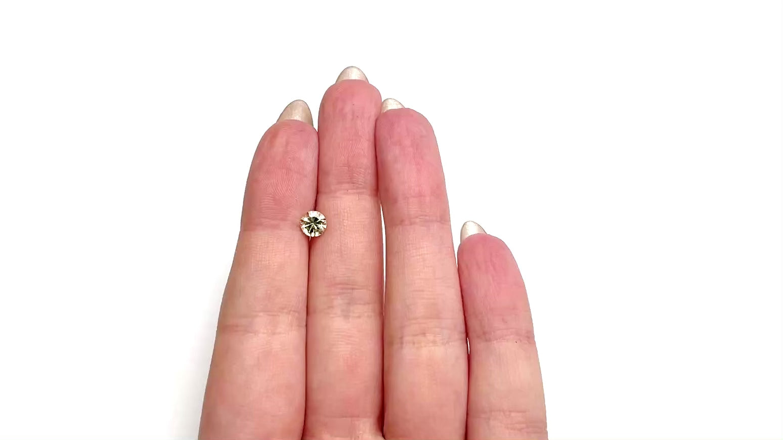 0.76ct 5.56x5.52x3.52mm Round Brilliant Sapphire 26134-16