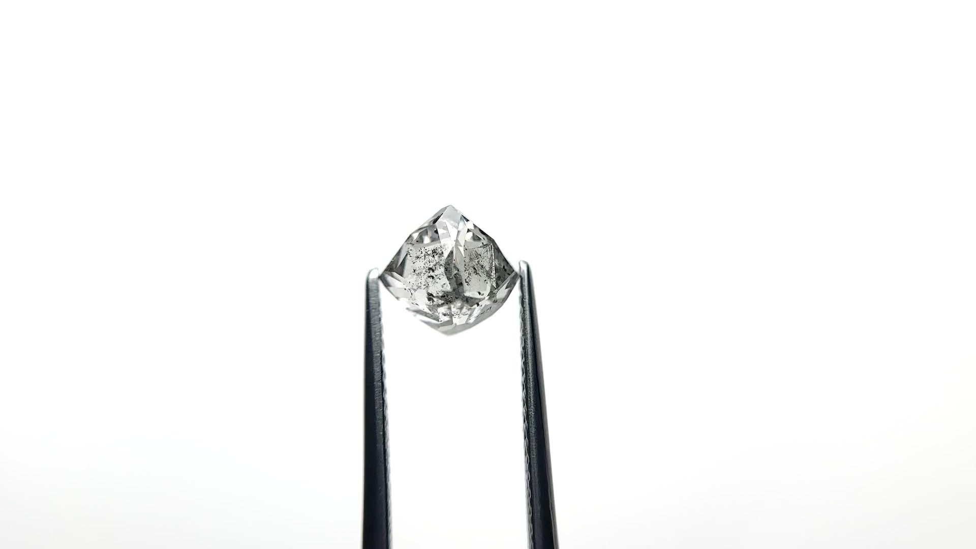 2.62ct 8.09x6.68x6.53mm Octahedron 🇨🇦 27798-02