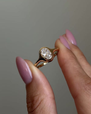 0.90ct Oval Brilliant <br><b> Maggi Simpkins </b> | Oval Skinny Signet Ring
