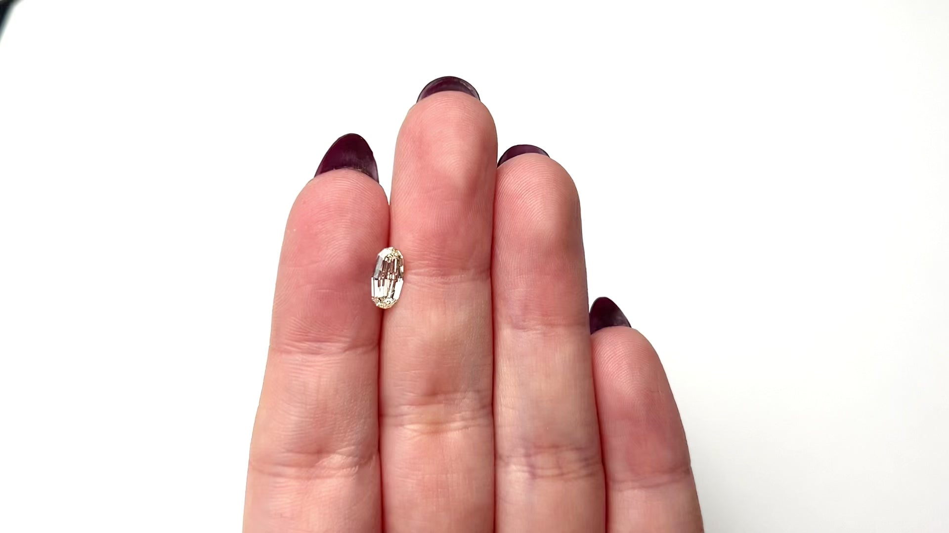 1.00ct 9.15x4.51x2.88mm GIA VVSI K Geo Oval Step Cut 28330-01