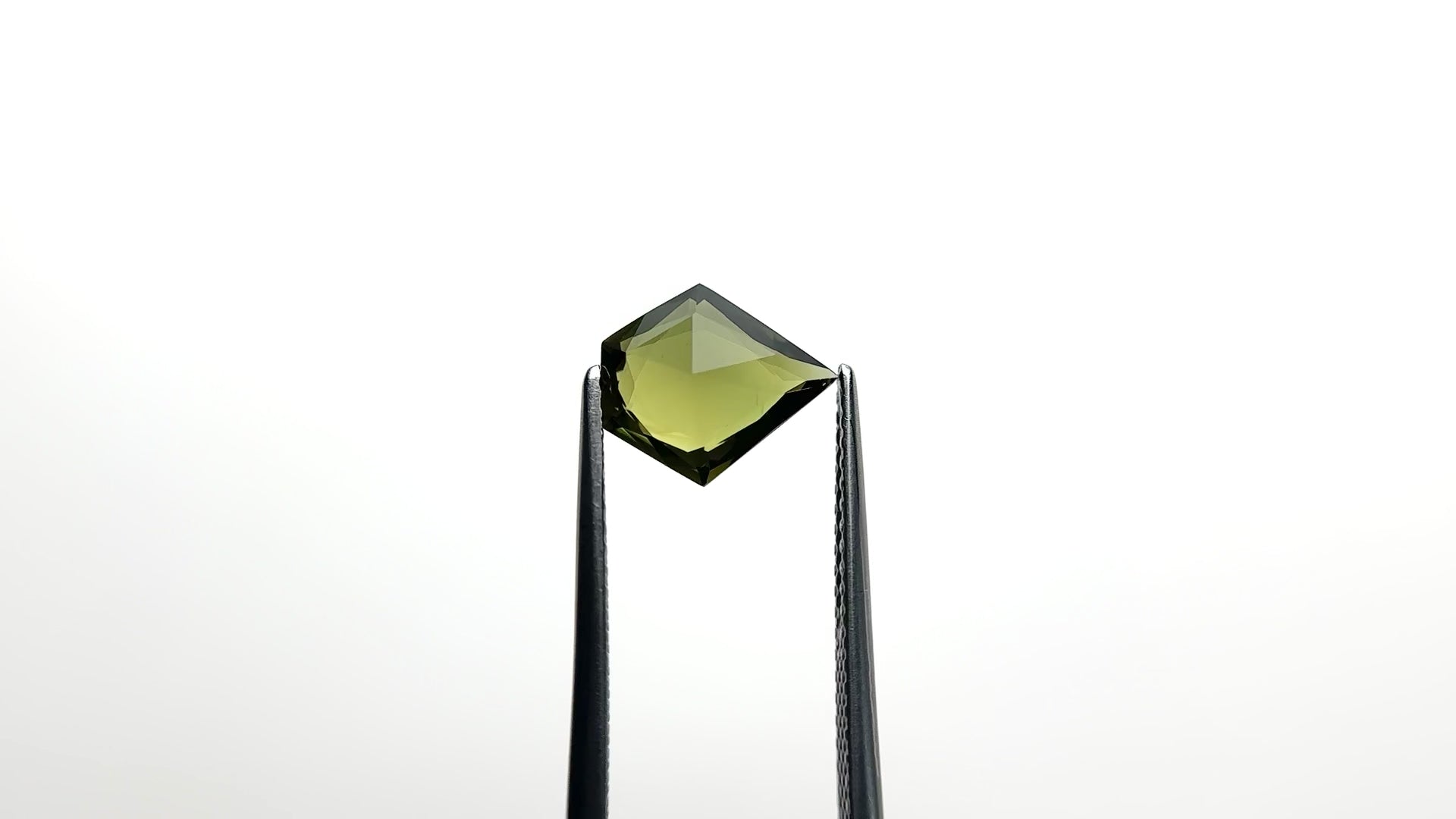 1.95ct 10.12x8.63x3.08mm Shield Step Cut Sapphire 28298-13