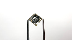 2.50ct 7.64x7.24x4.95mm VVS2 Q-R Carré Cut 🇨🇦 26808-01