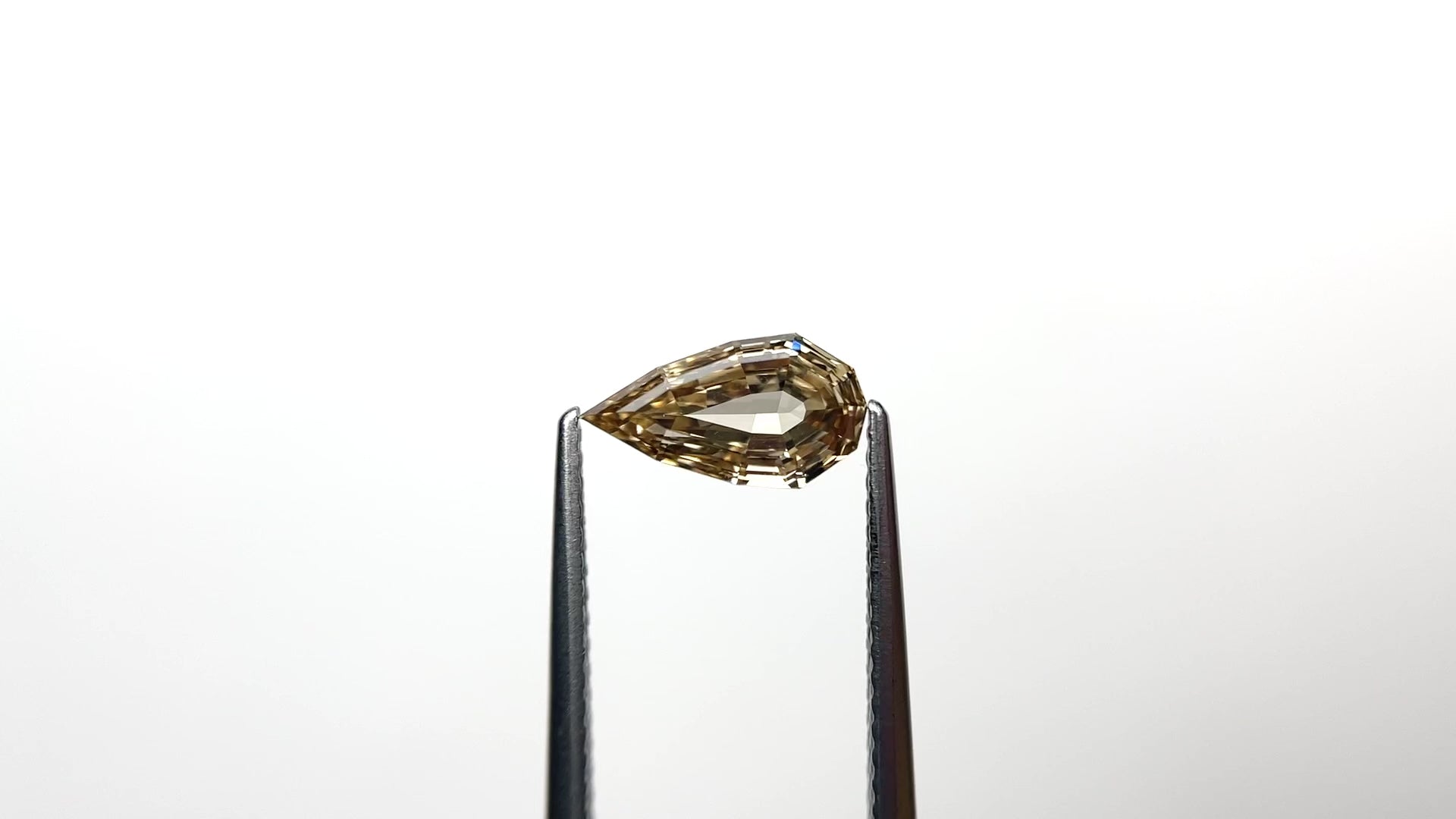 1.17ct 9.86x5.35x3.07mm VS1 C5 Geo Pear Step Cut 27082-17