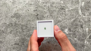 0.46ct 4.71x3.96x2.93mm GIA VS2 Fancy Vivid Green Oval Brilliant 24135-01