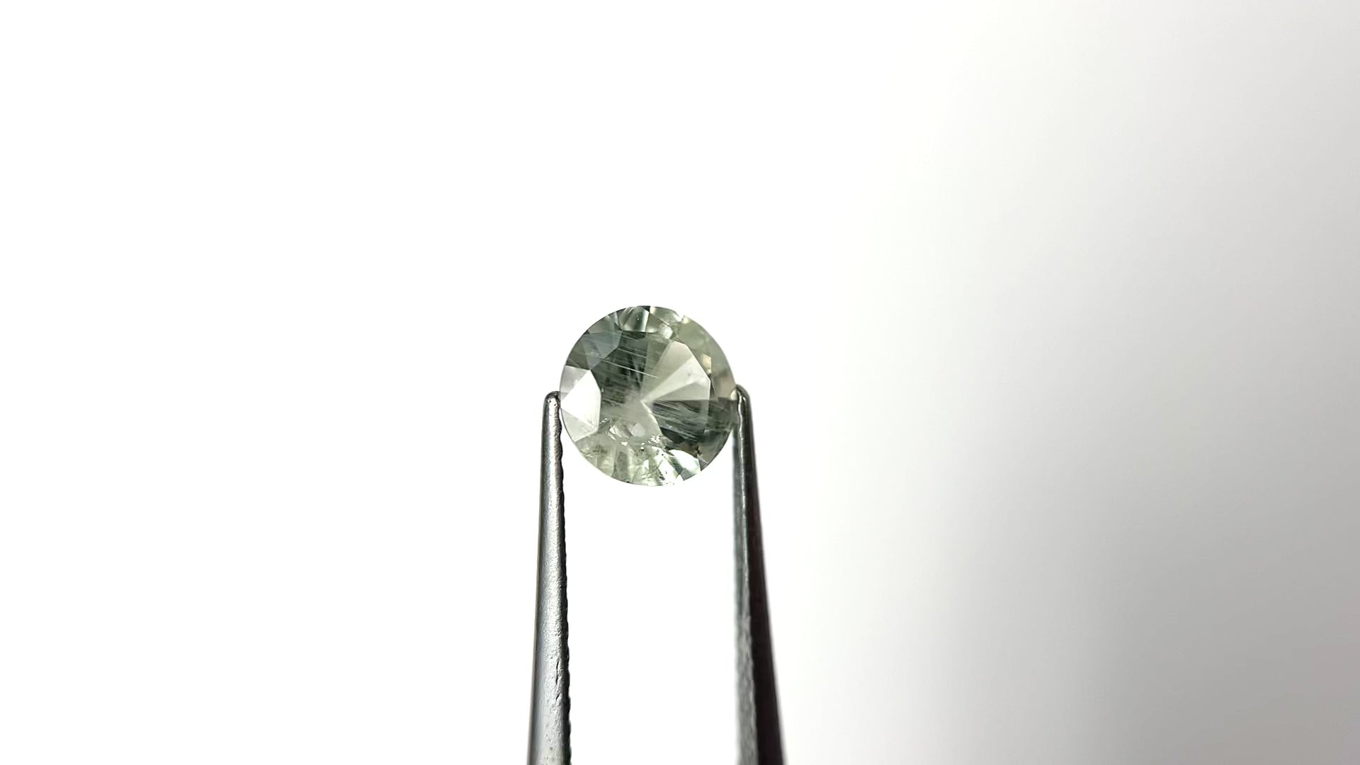 1.37ct 6.85x6.81x4.18mm Round Brilliant Sapphire 26142-01
