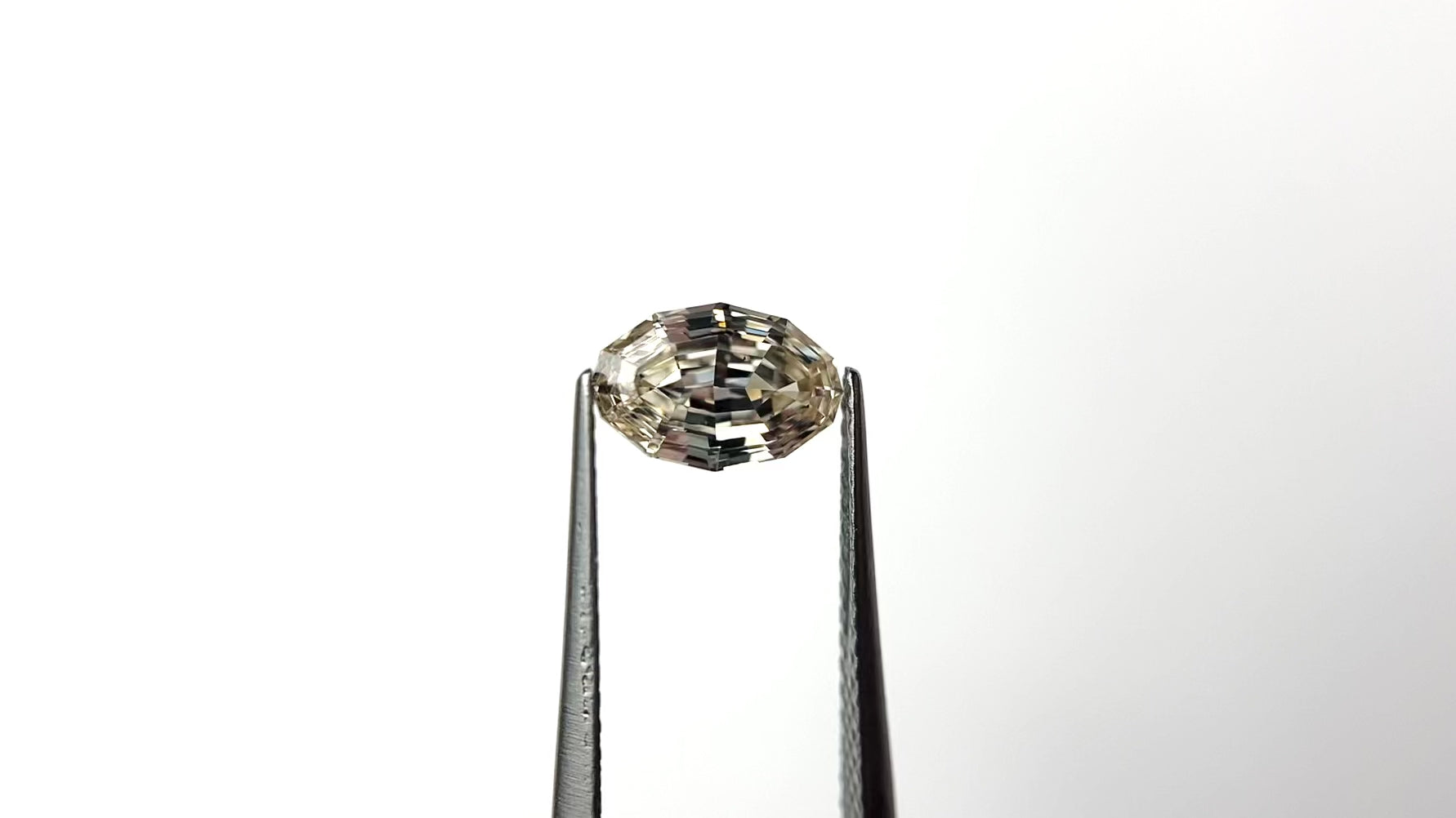 1.31ct 8.88x5.84x3.32mm SI1 U-V Geo Oval Step Cut 🇿🇦 27518-14