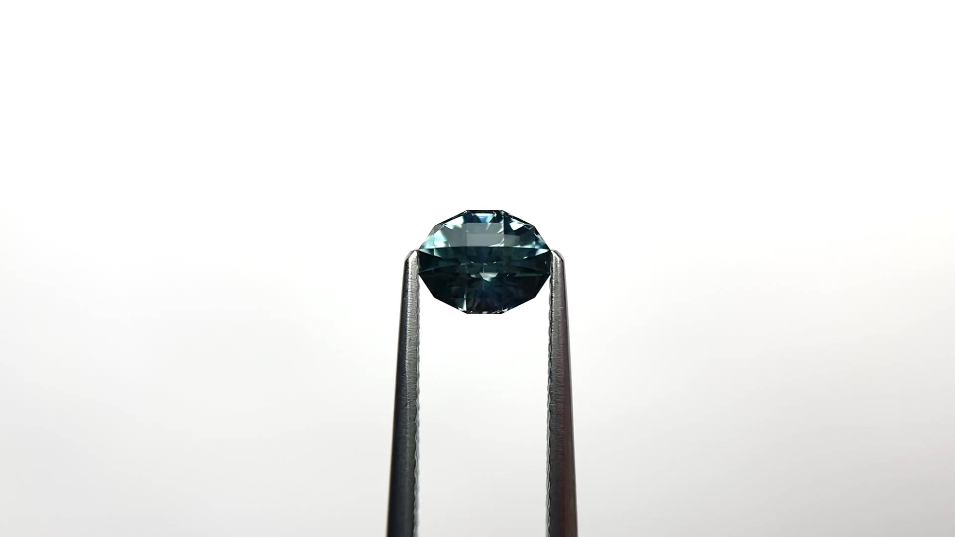 1.30ct 6.98x5.51x4.55mm Geo Oval Brilliant 26555-05