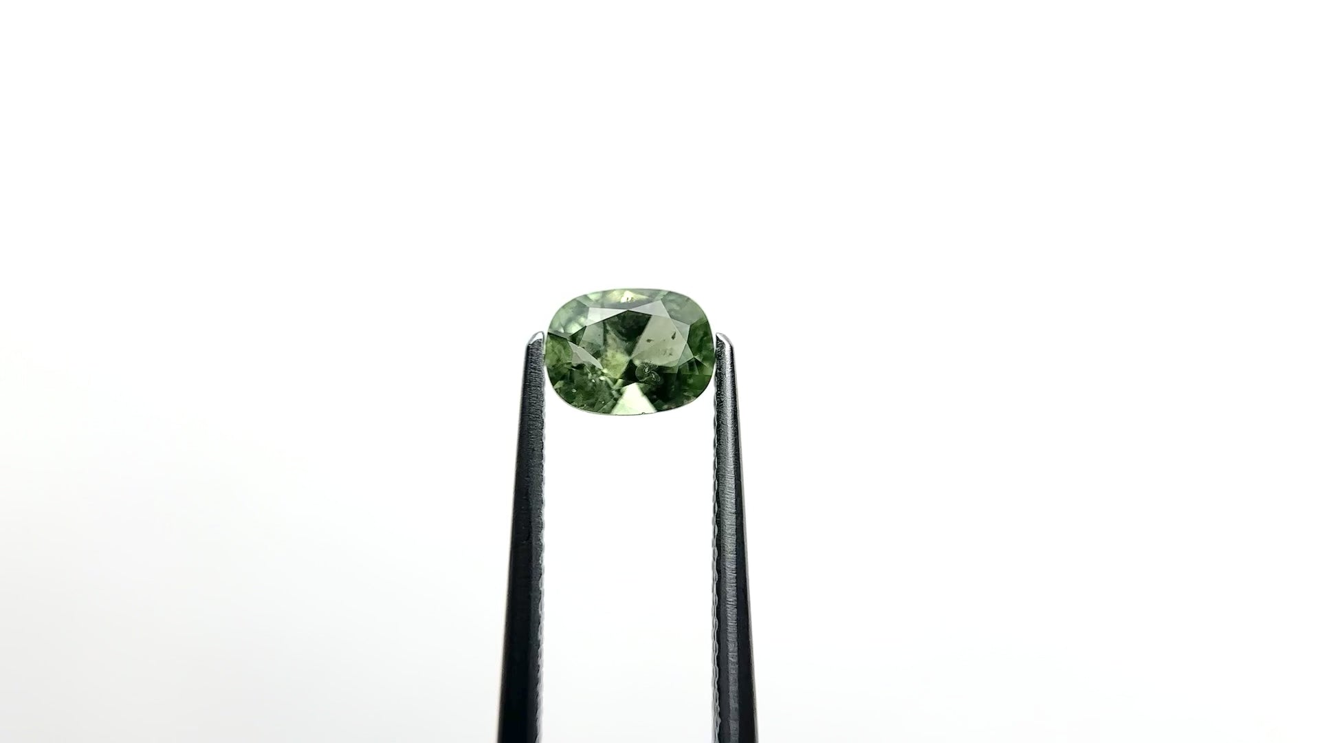 0.91ct 6.69x5.12x3.35mm Cushion Brilliant Sapphire 26674-02