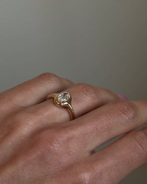 0.90ct Oval Brilliant <br><b> Maggi Simpkins </b> | Oval Skinny Signet Ring