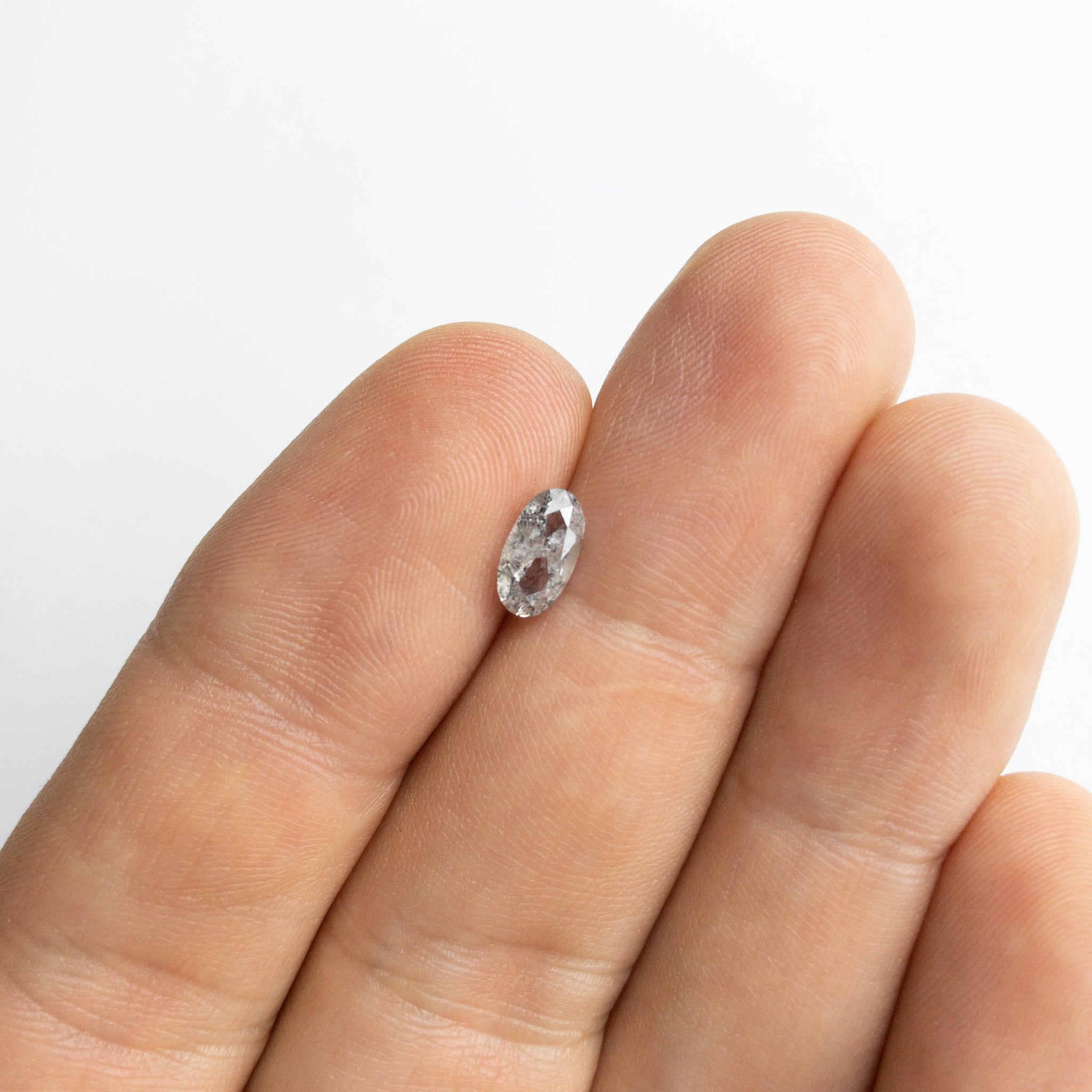 0.70ct 7.99x4.38x2.57mm Oval Brilliant 18026-01 - Misfit Diamonds