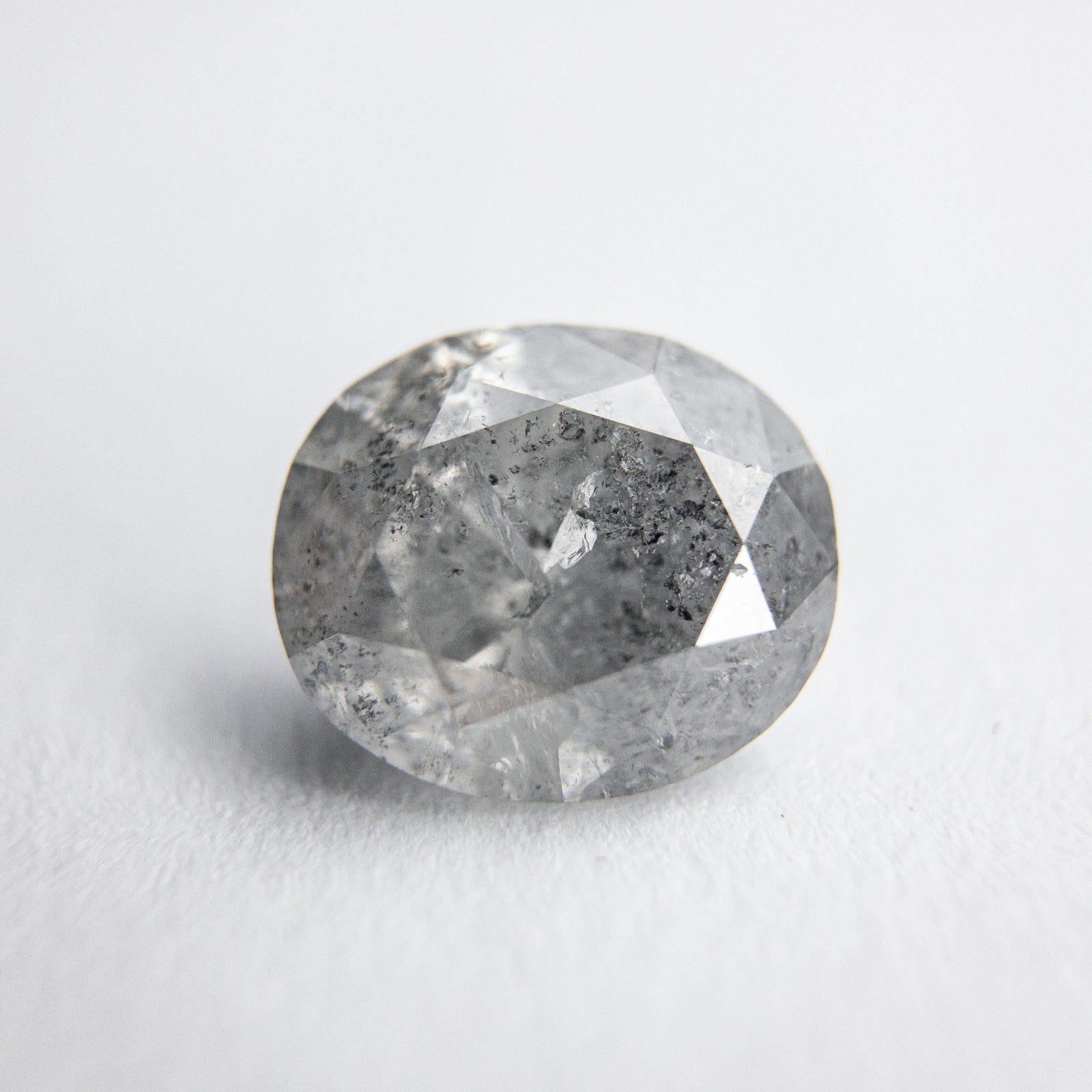1.71ct 8.12x6.97x4.63mm Oval Brilliant 18028-01 - Misfit Diamonds