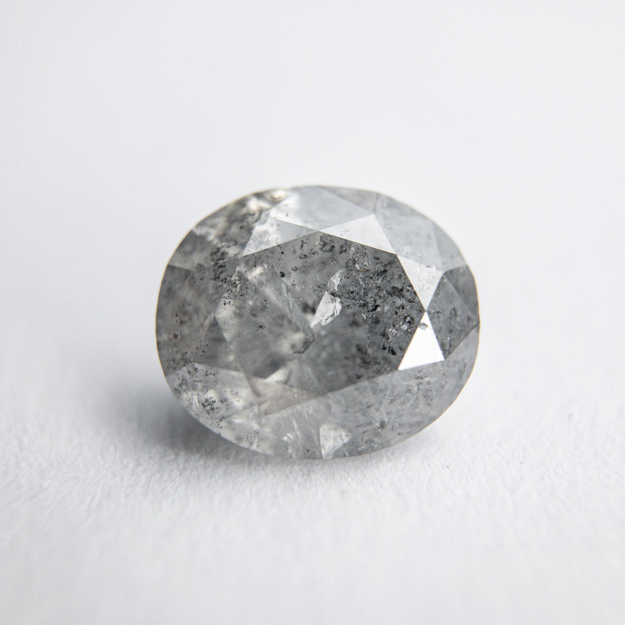 1.71ct 8.12x6.97x4.63mm Oval Brilliant 18028-01 - Misfit Diamonds