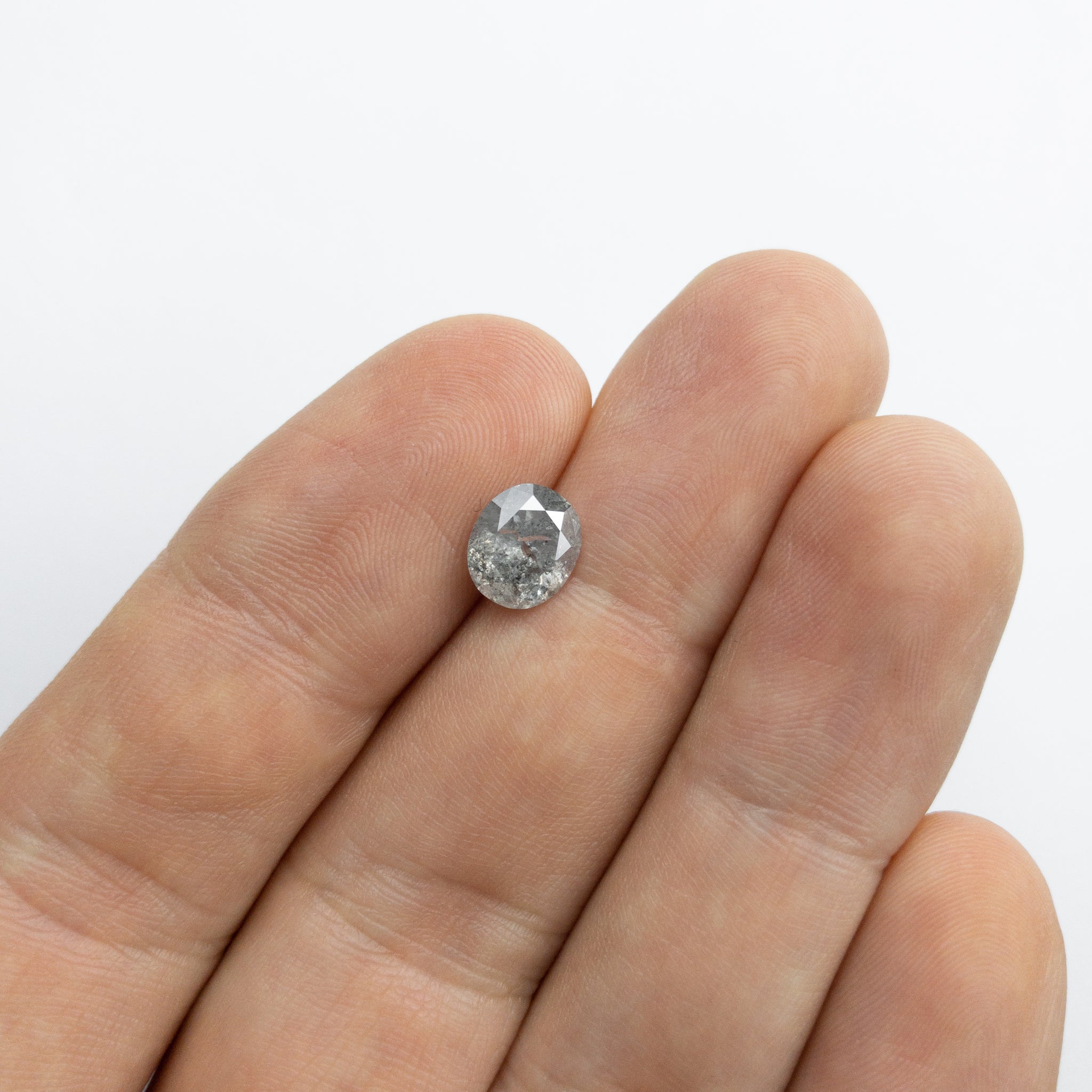 1.71ct 8.12x6.97x4.63mm Oval Brilliant 18028-01 - Misfit Diamonds