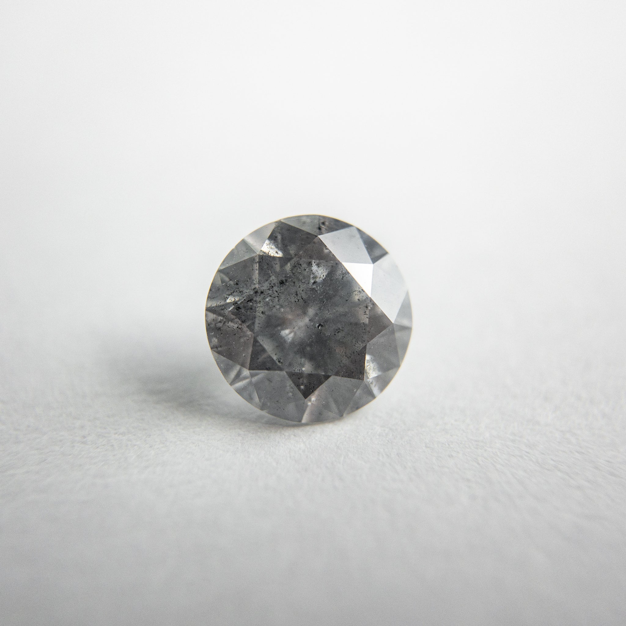 0.86ct 6.15x6.10x3.72mm Round Brilliant 18115-03 - Misfit Diamonds