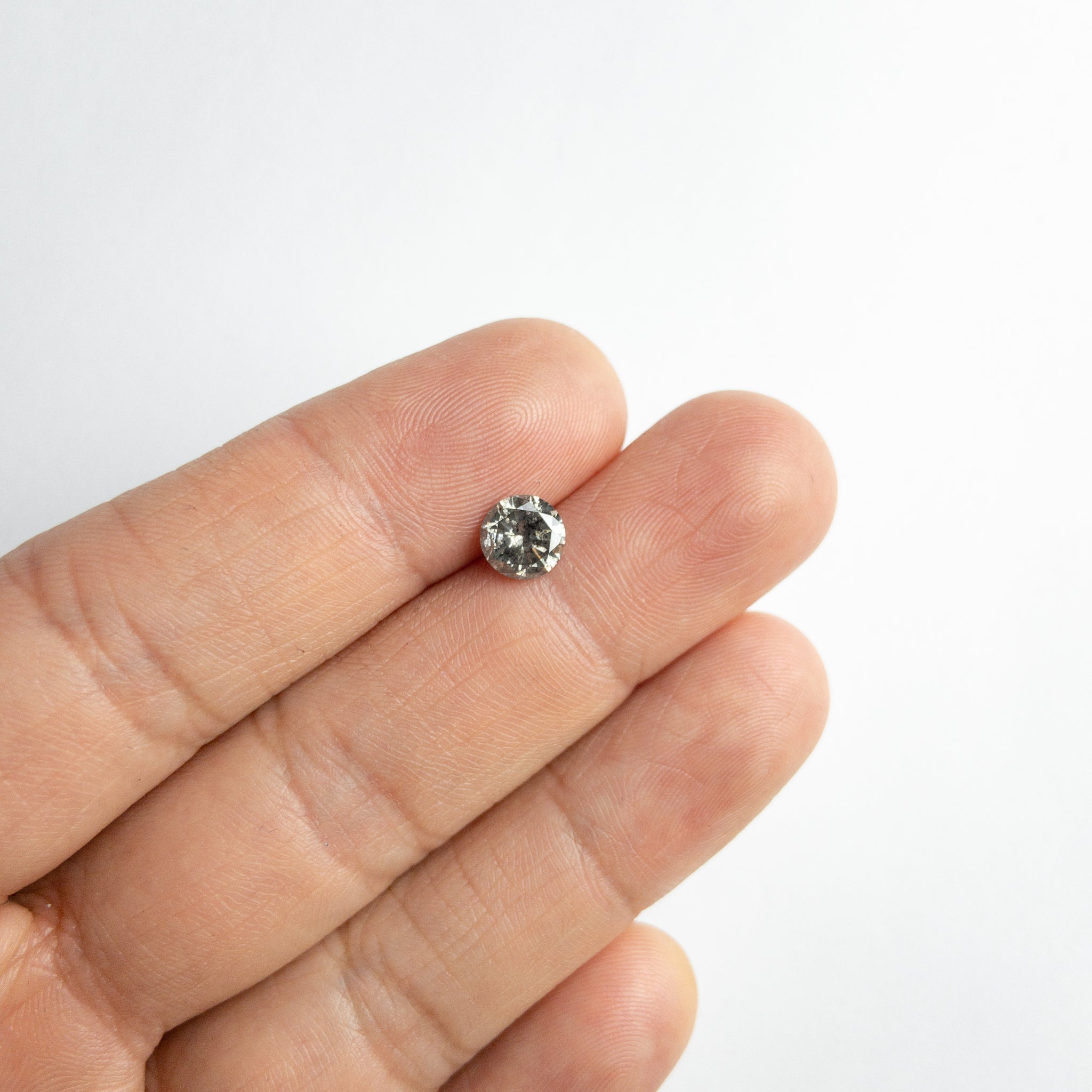 1.27ct 6.83x6.80x4.15mm Round Brilliant 18115-04 - Misfit Diamonds