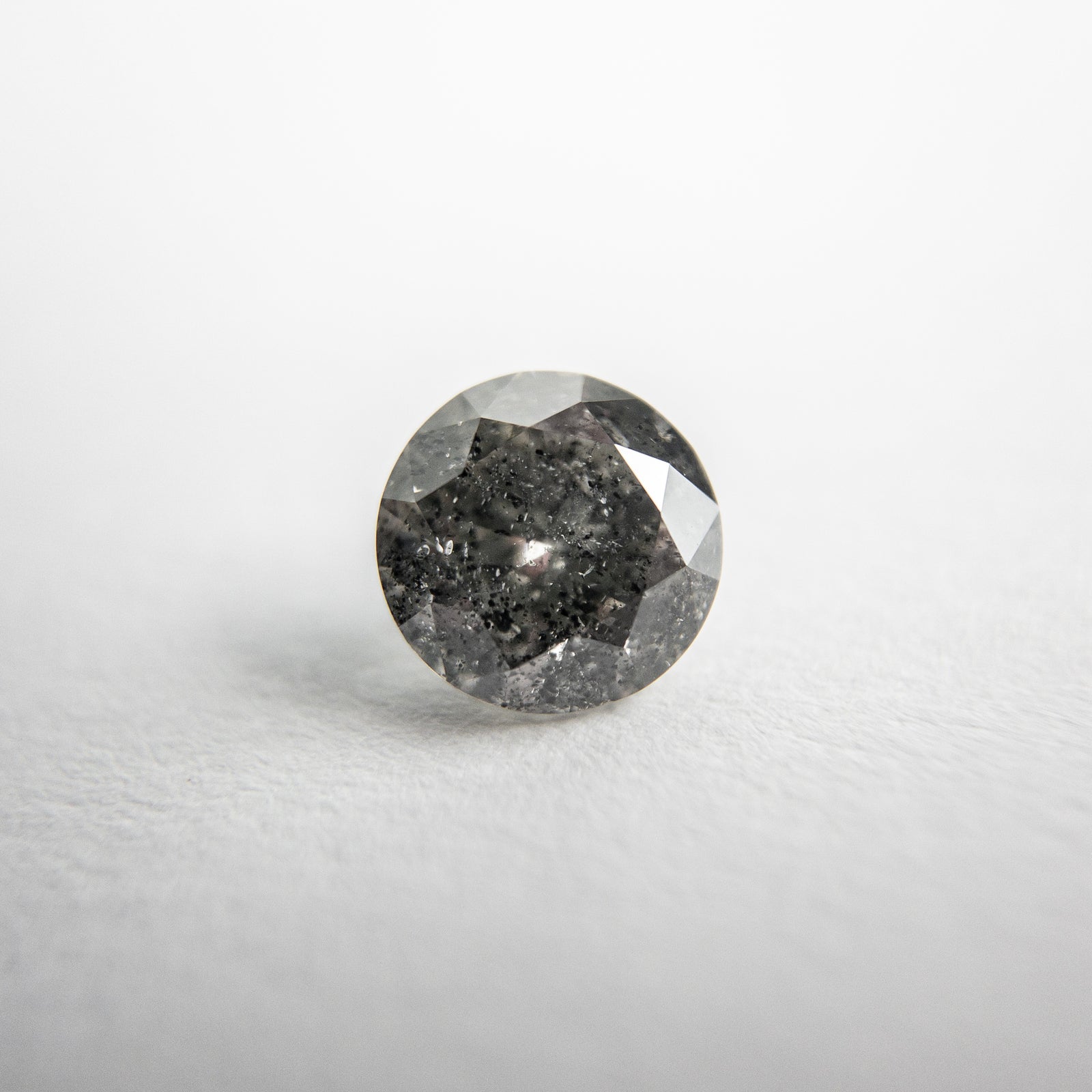 0.71ct 5.69x5.65x3.39mm Round Brilliant 18118-08 - Misfit Diamonds