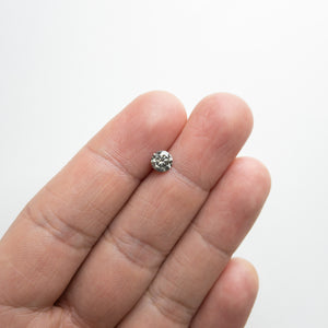 0.71ct 5.69x5.65x3.39mm Round Brilliant 18118-08 - Misfit Diamonds