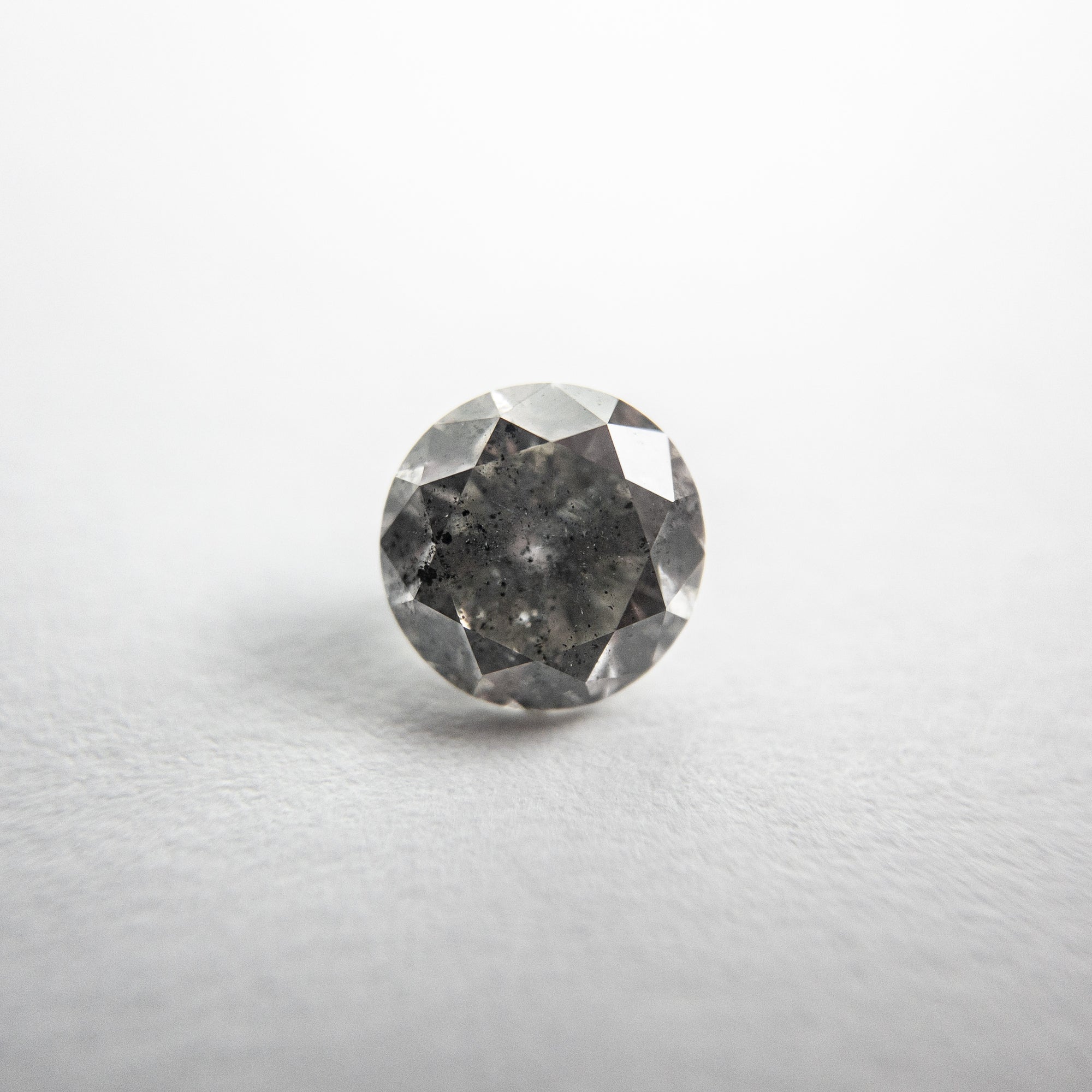 0.71ct 5.55x5.47x3.48mm Round Brilliant 18118-26 - Misfit Diamonds