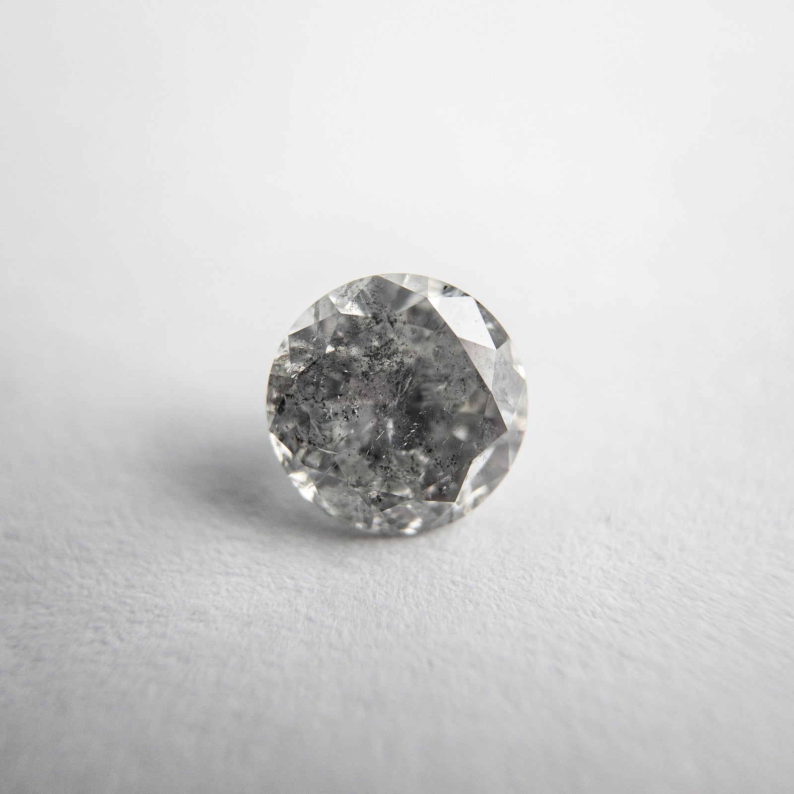 0.85ct 6.02x6.00x3.70mm Round Brilliant 18118-27 - Misfit Diamonds