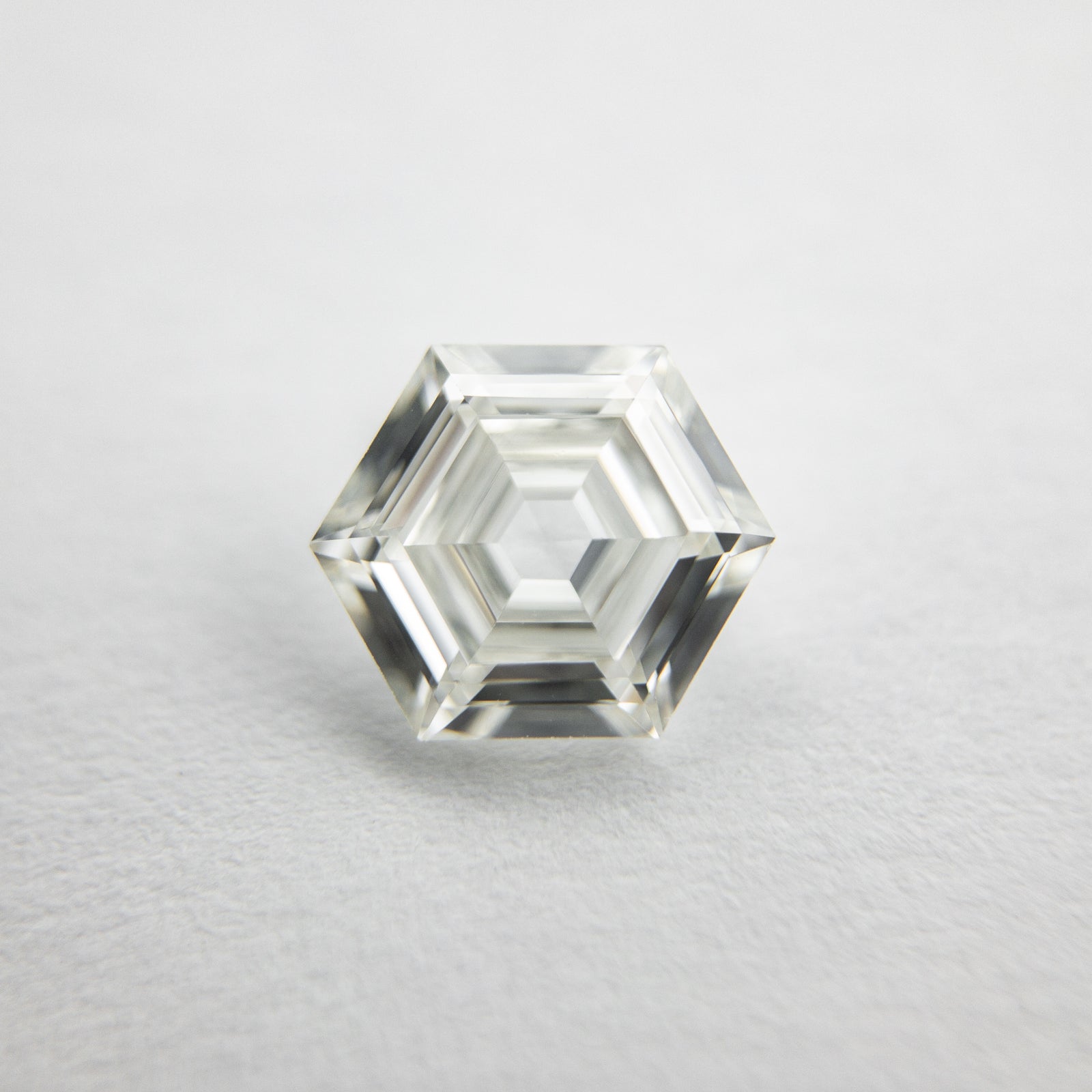 0.77ct 6.86x5.84x2.69mm VS1/VS2 J Hexagon Step Cut 18129-03 - Misfit Diamonds