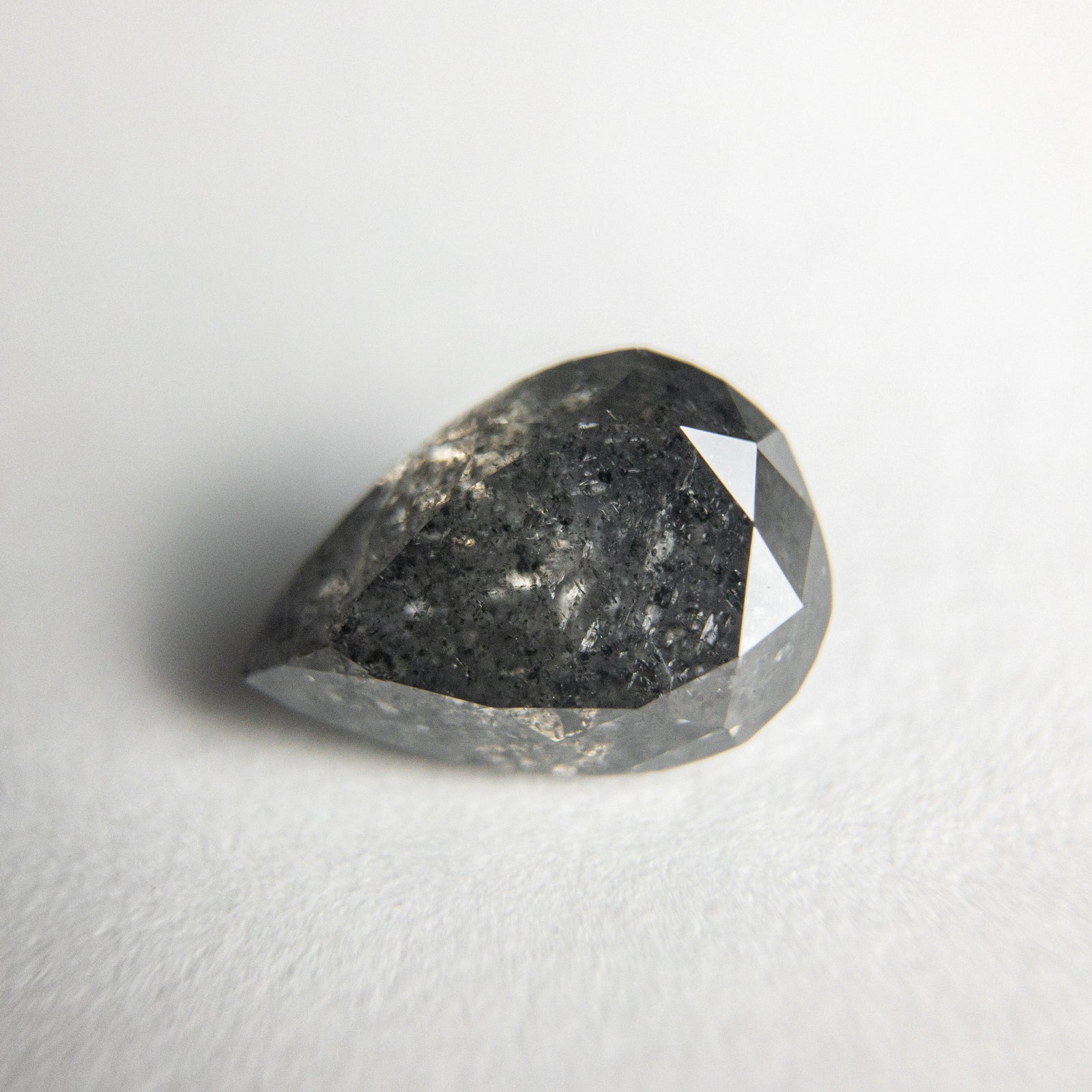 1.52ct 8.71x6.21x4.25mm Pear Brilliant 18365-05 - Misfit Diamonds
