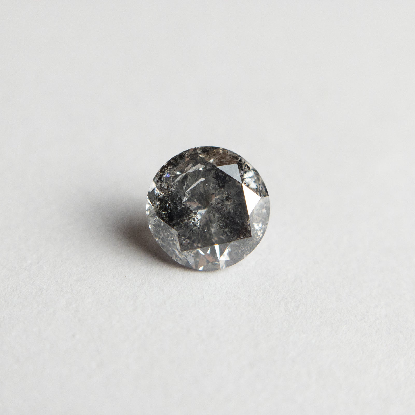 0.79ct 5.70x5.62x3.69mm Round Briliant 18531-05 - Misfit Diamonds