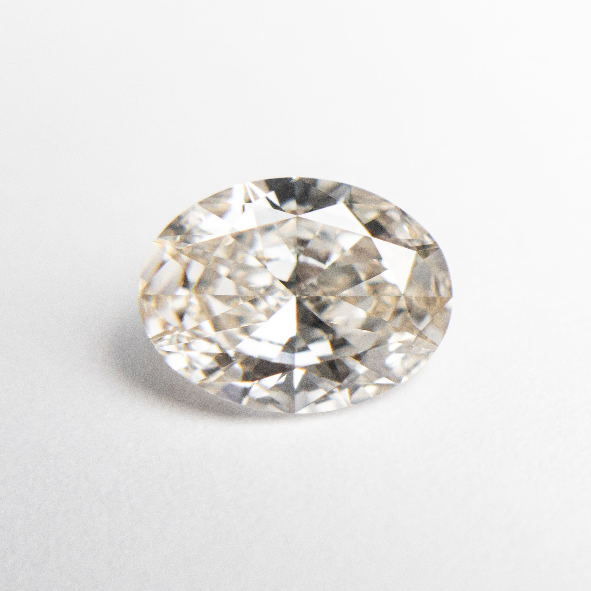 1.30ct 8.54x6.45x3.52mm Oval Brilliant 18747-04 - Misfit Diamonds