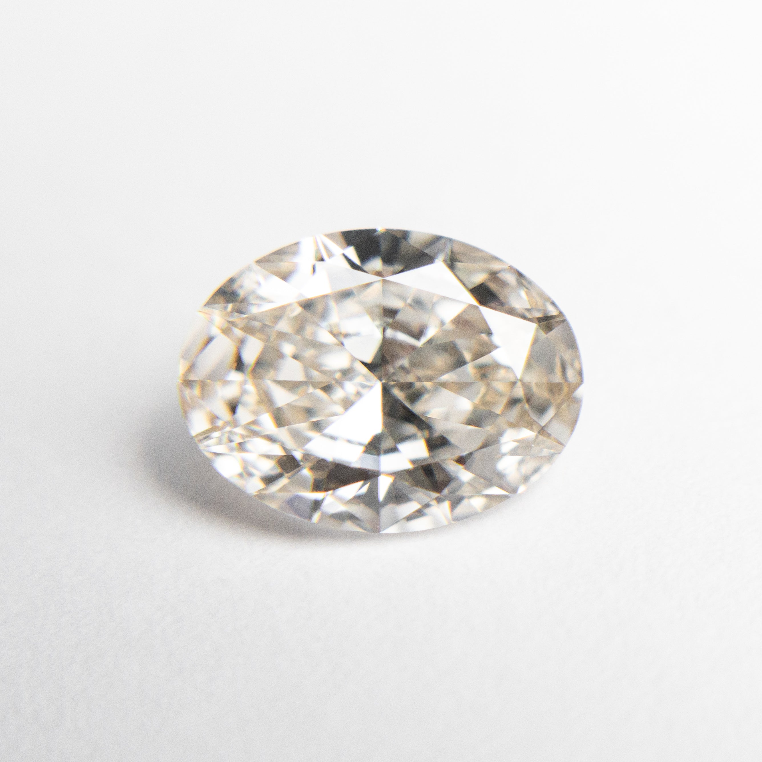 1.30ct 8.54x6.45x3.52mm Oval Brilliant 18747-04 - Misfit Diamonds