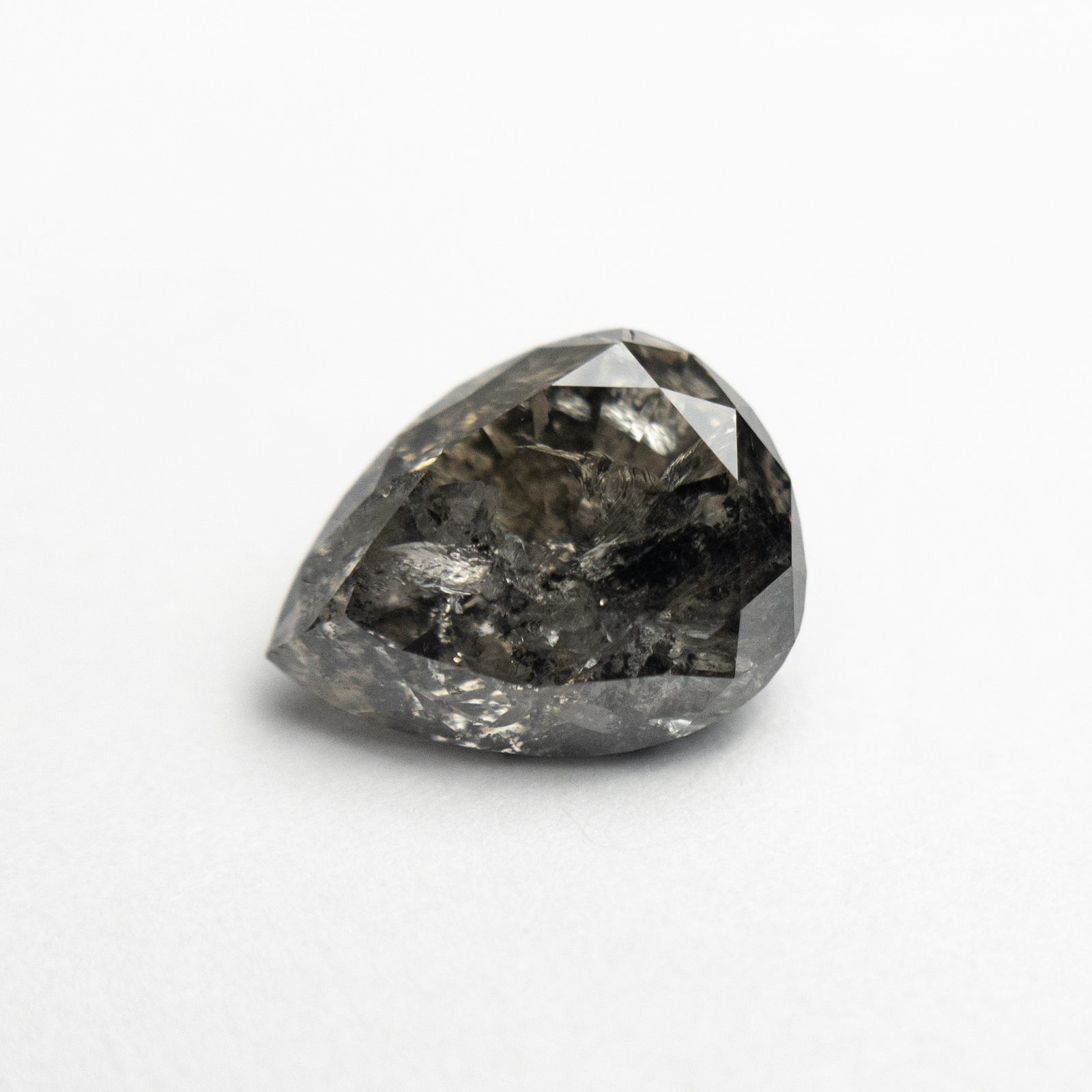 1.61ct 8.72x6.64x4.01mm Pear Brilliant 18918-01 - Misfit Diamonds