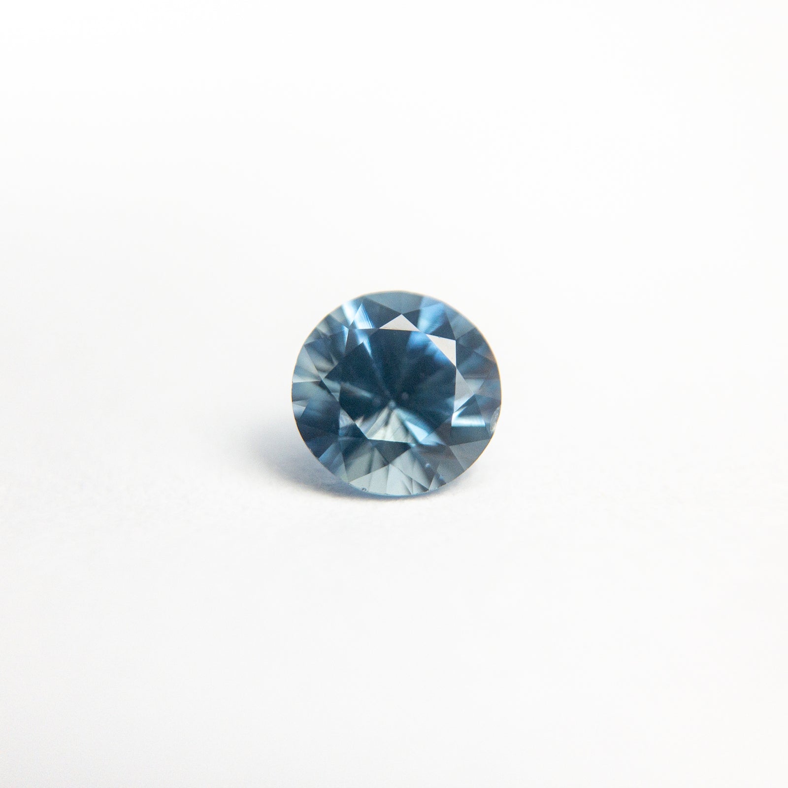 0.46ct 4.60x4.57x3.13mm Round Brilliant Sapphire 18973-44 - Misfit Diamonds