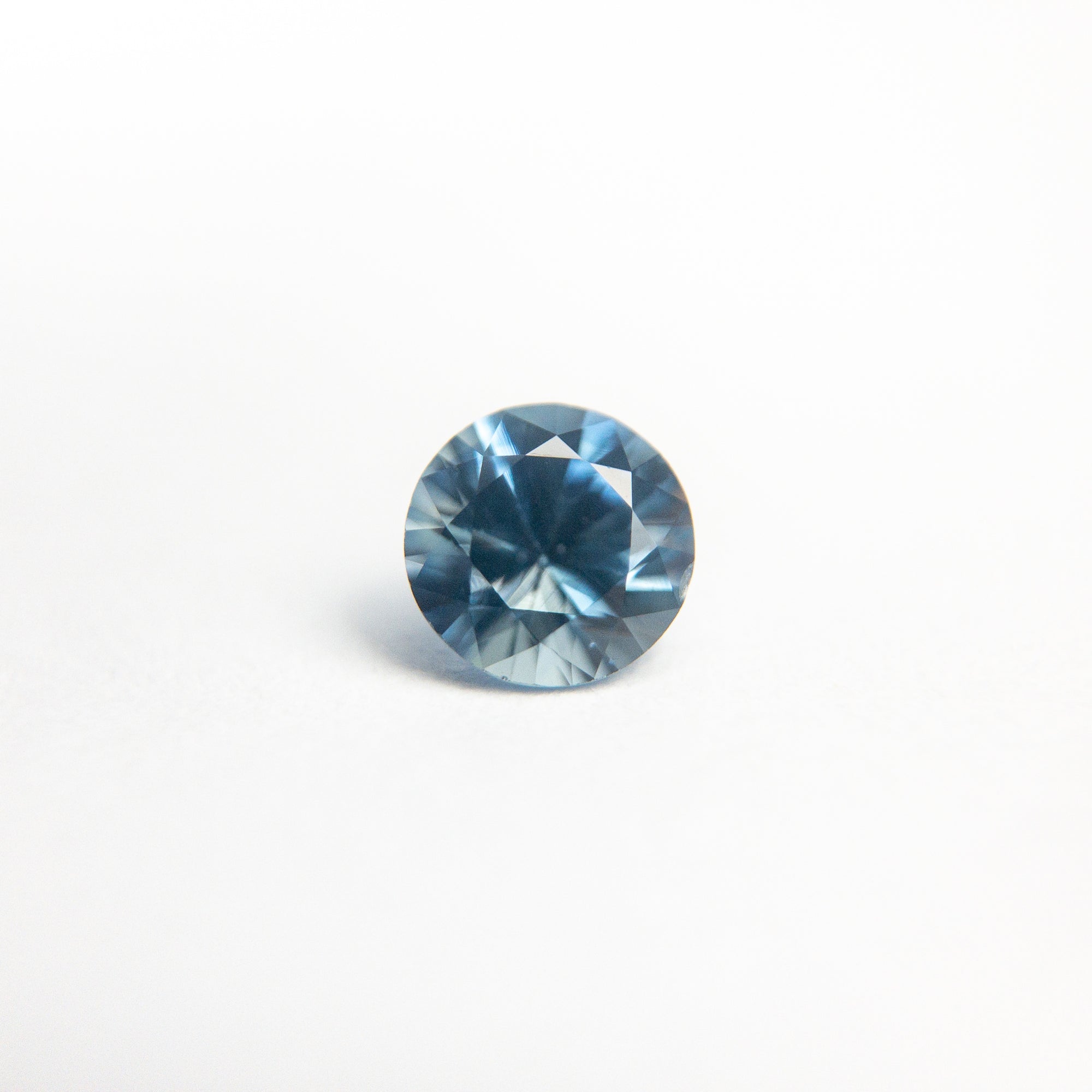 0.46ct 4.60x4.57x3.13mm Round Brilliant Sapphire 18973-44 - Misfit Diamonds