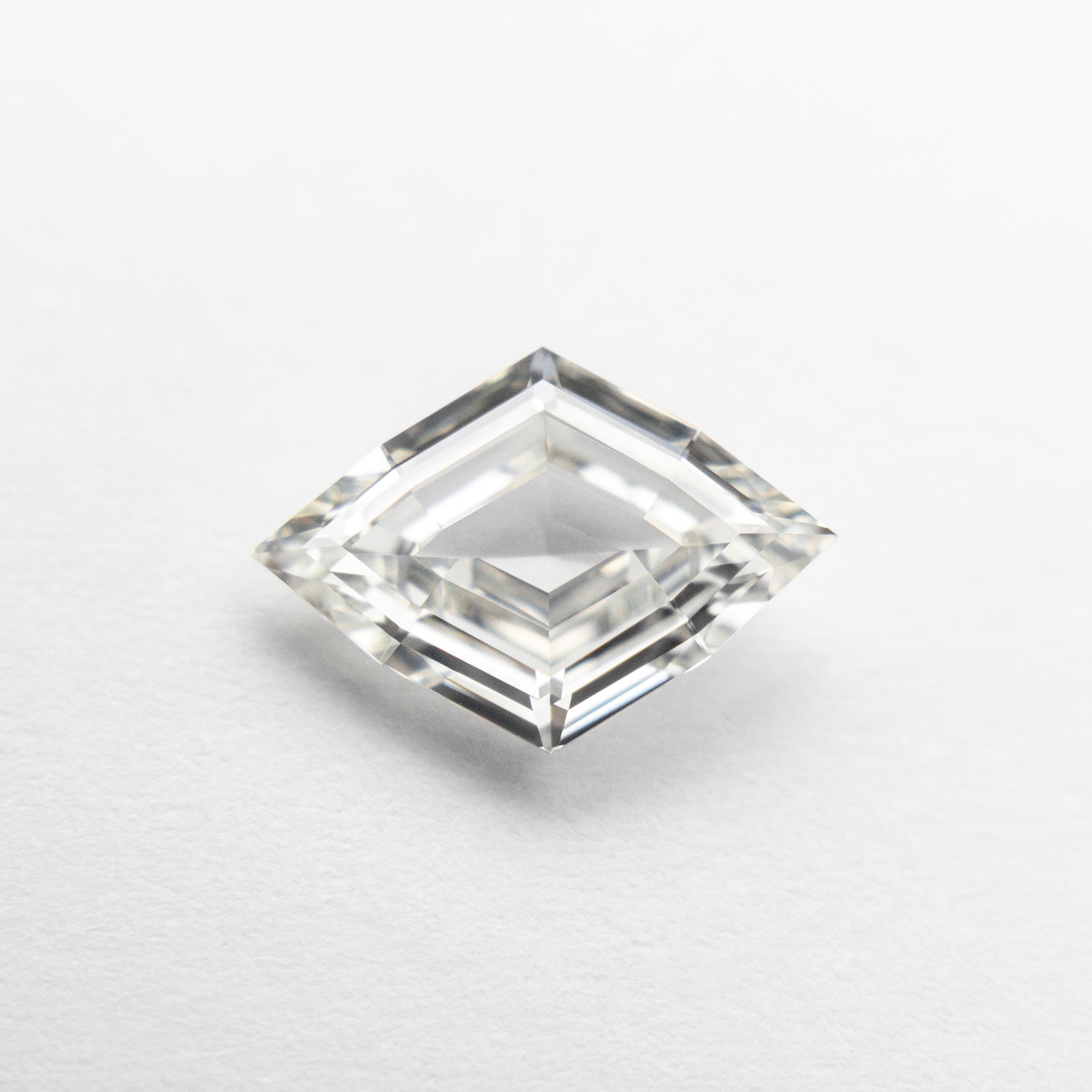 1.06ct 9.86x6.97x2.72mm GIA VVS1 J Lozenge Step Cut 19007-01 - Misfit Diamonds