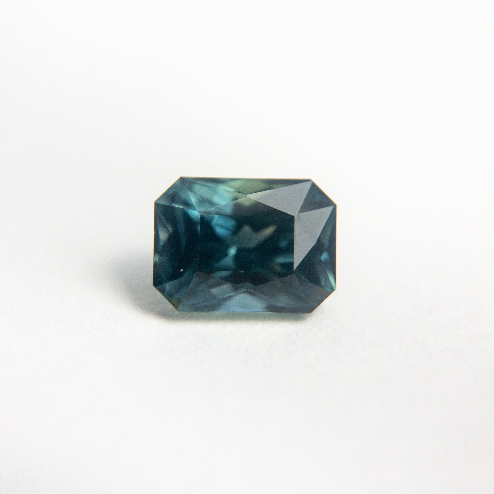 1.10ct 6.15x4.60x4.01mm Cut Corner Rectangle Brilliant Cut Sapphire 19037-09 - Misfit Diamonds