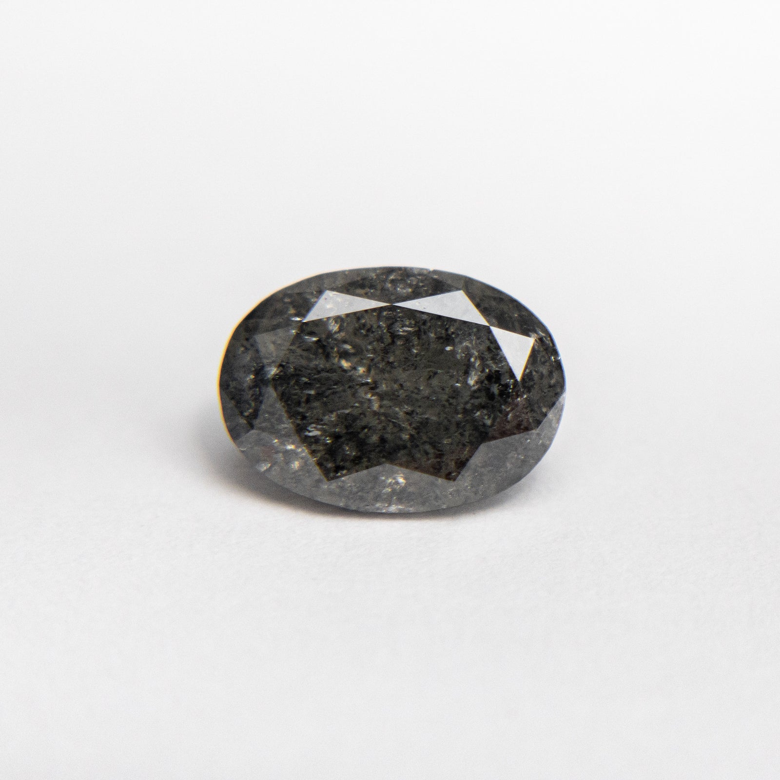1.23ct 8.05x5.78x3.90mm Oval Brilliant 19097-06 Hold D3237 - Misfit Diamonds