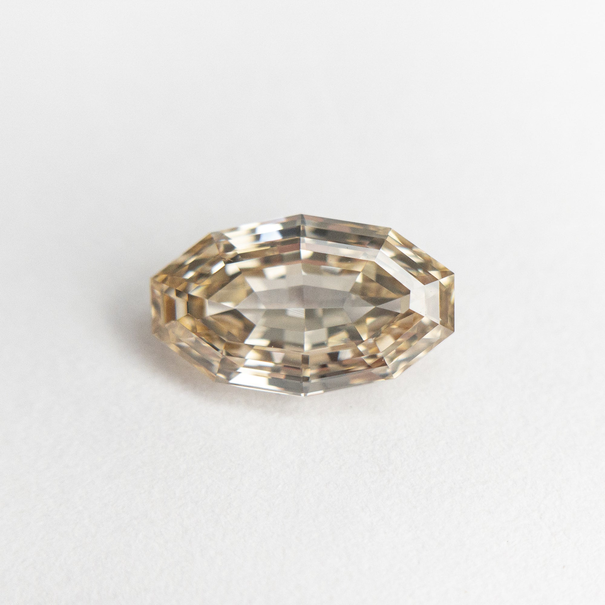 1.28ct 9.14x5.53x3.10mm Oval Step Cut 19130-02 - Misfit Diamonds