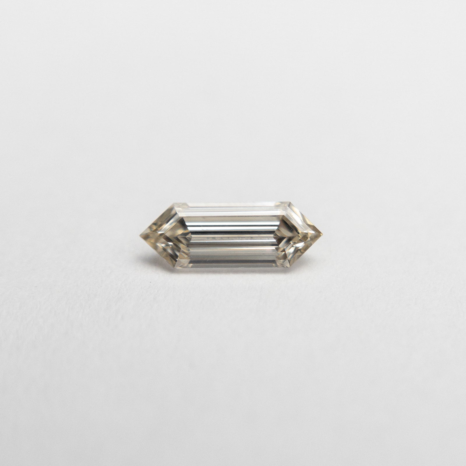 0.24ct 6.81x2.47x1.71mm Hexagon Step Cut 19163-59 🇨🇦 - Misfit Diamonds