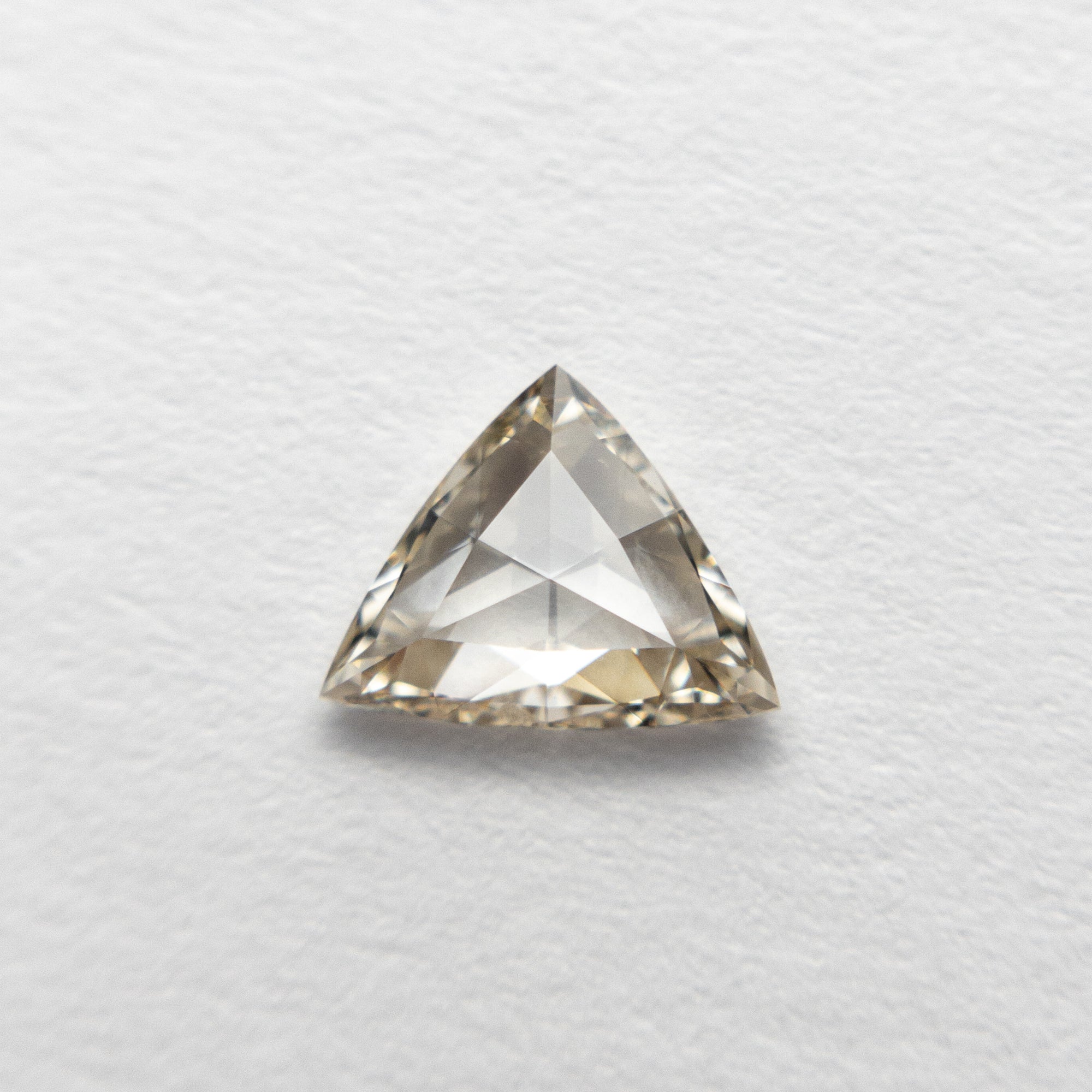0.52ct 5.72x7.20x2.04mm Trillion Rosecut 19163-71 🇨🇦 - Misfit Diamonds