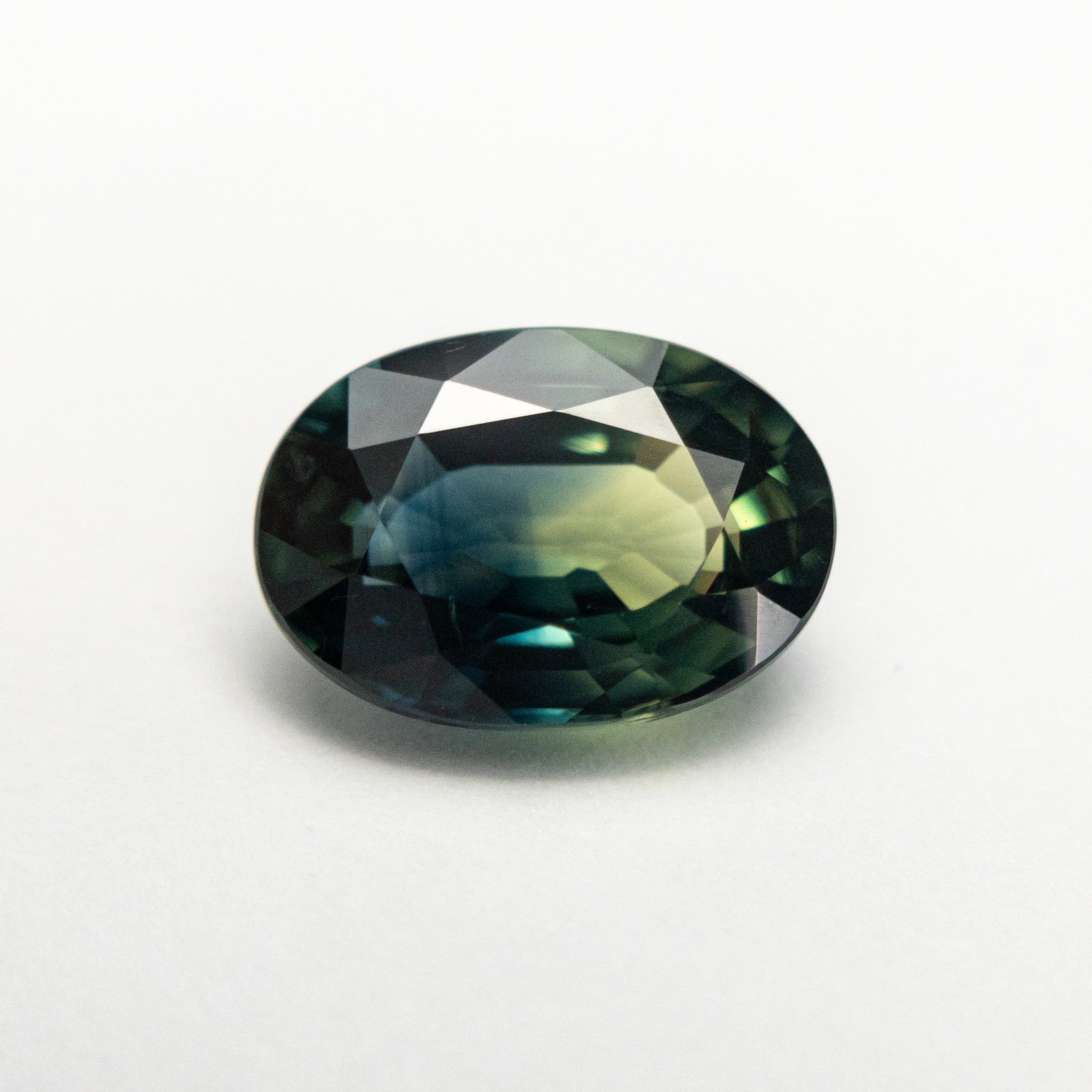 2.66ct 9.84x6.91x4.25mm Oval Brilliant Sapphire 19259-05 hold D2809 - Misfit Diamonds