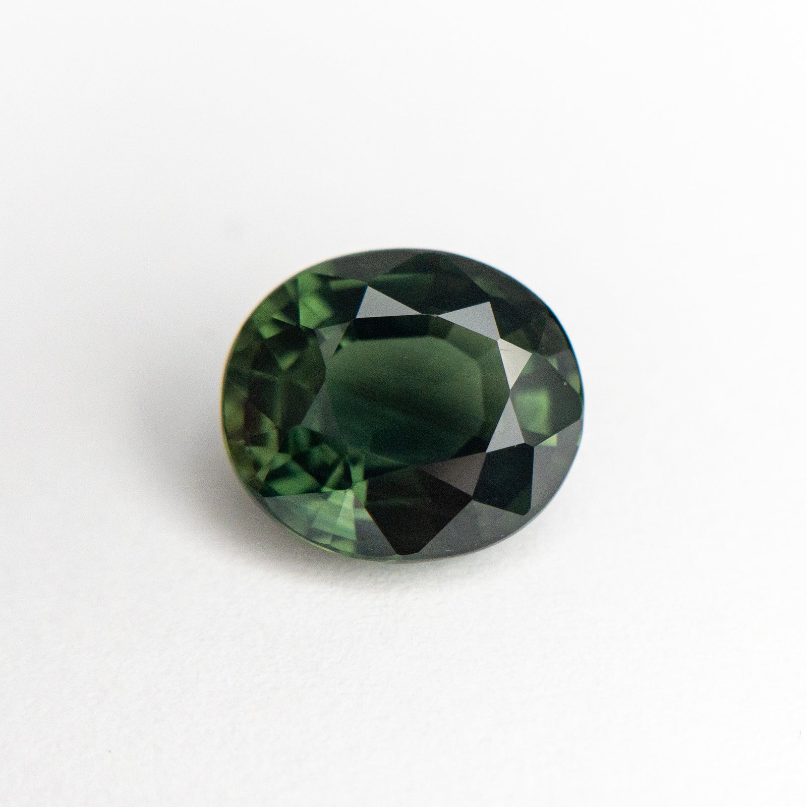 2.22ct 8.35x7.33x4.21mm Oval Brilliant Sapphire 19260-08 - Misfit Diamonds