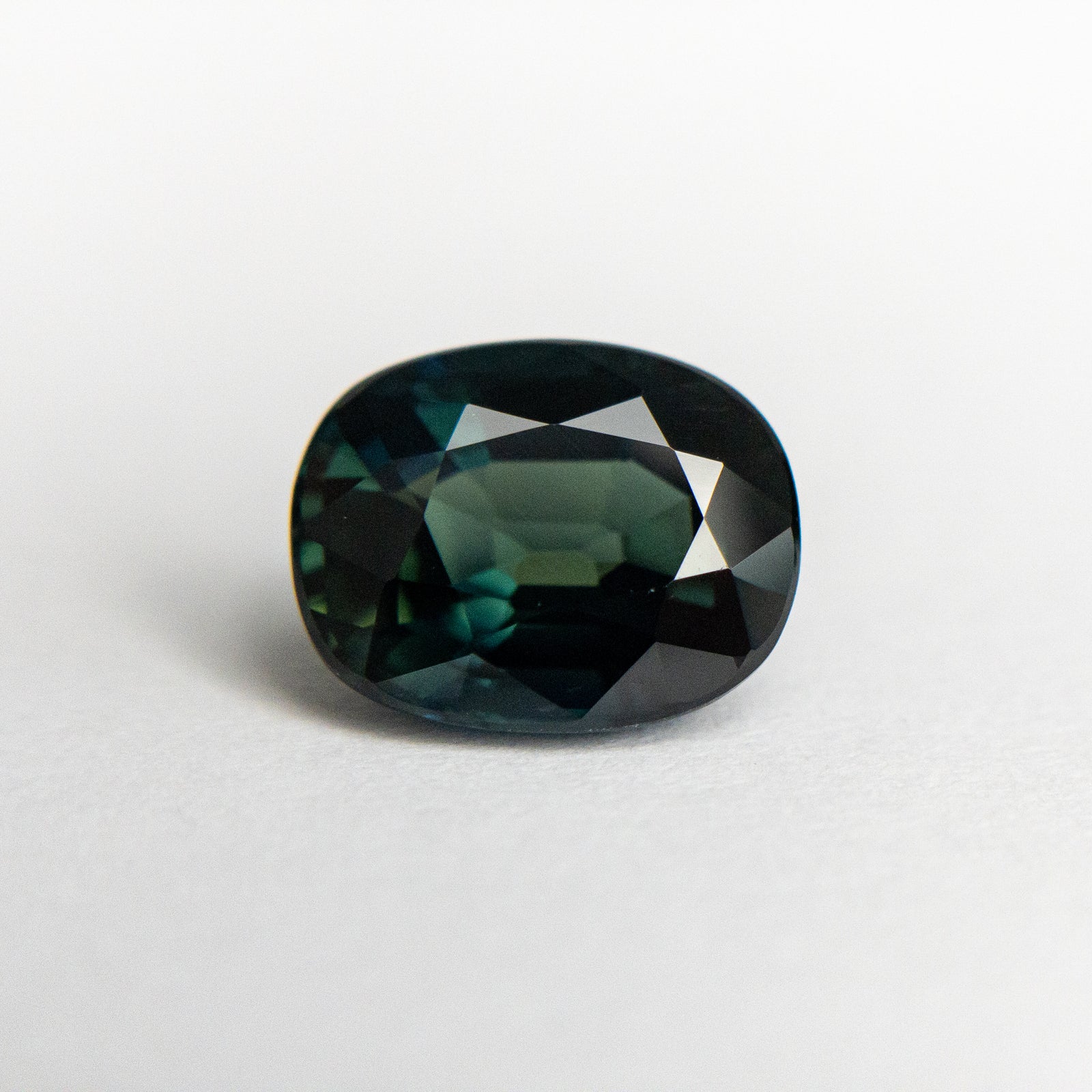 2.61ct 8.69x6.89x4.81mm Cushion Brilliant Sapphire 19260-11 - Misfit Diamonds