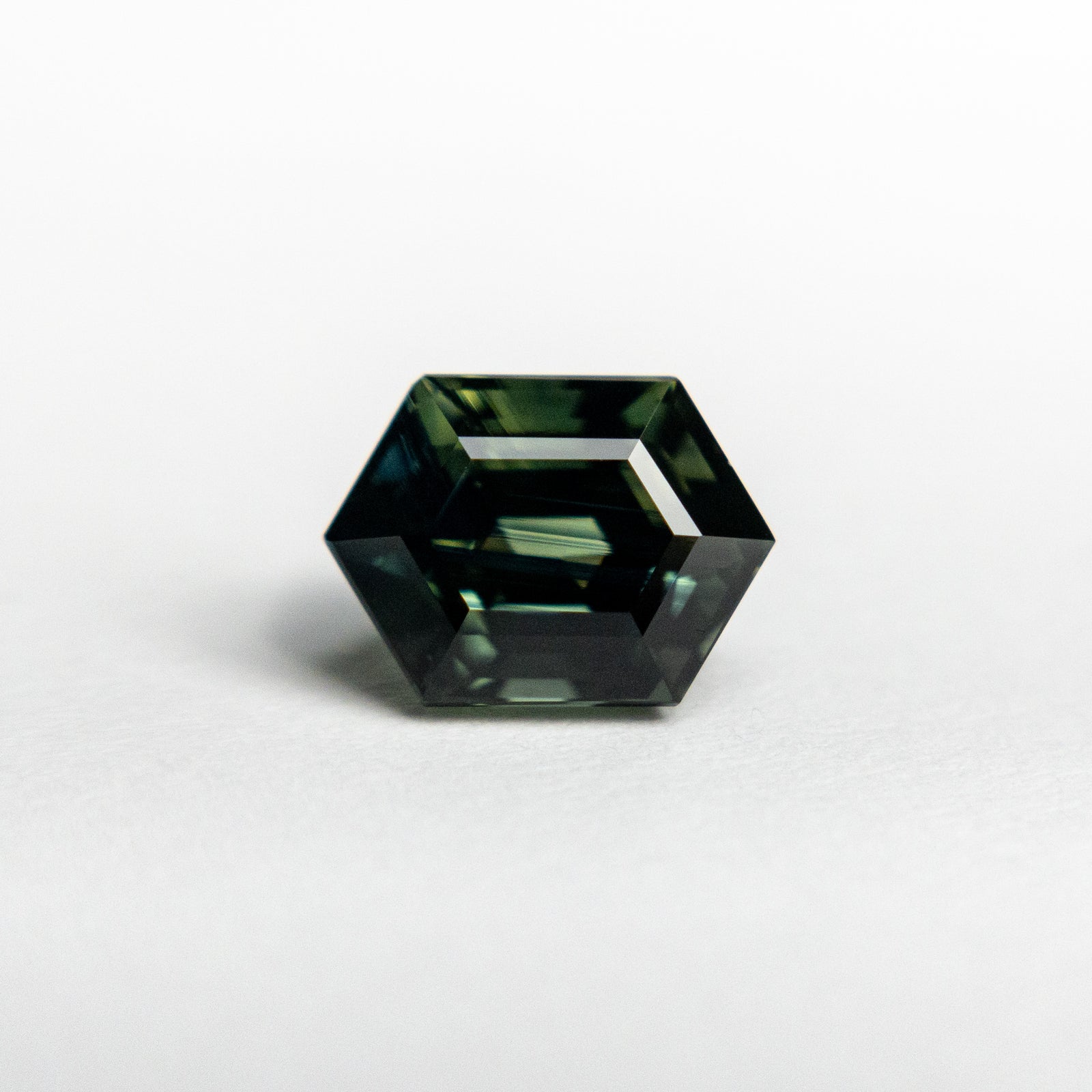 1.47ct 7.29x5.36x4.65mm Hexagon Step Cut Sapphire 19285-08