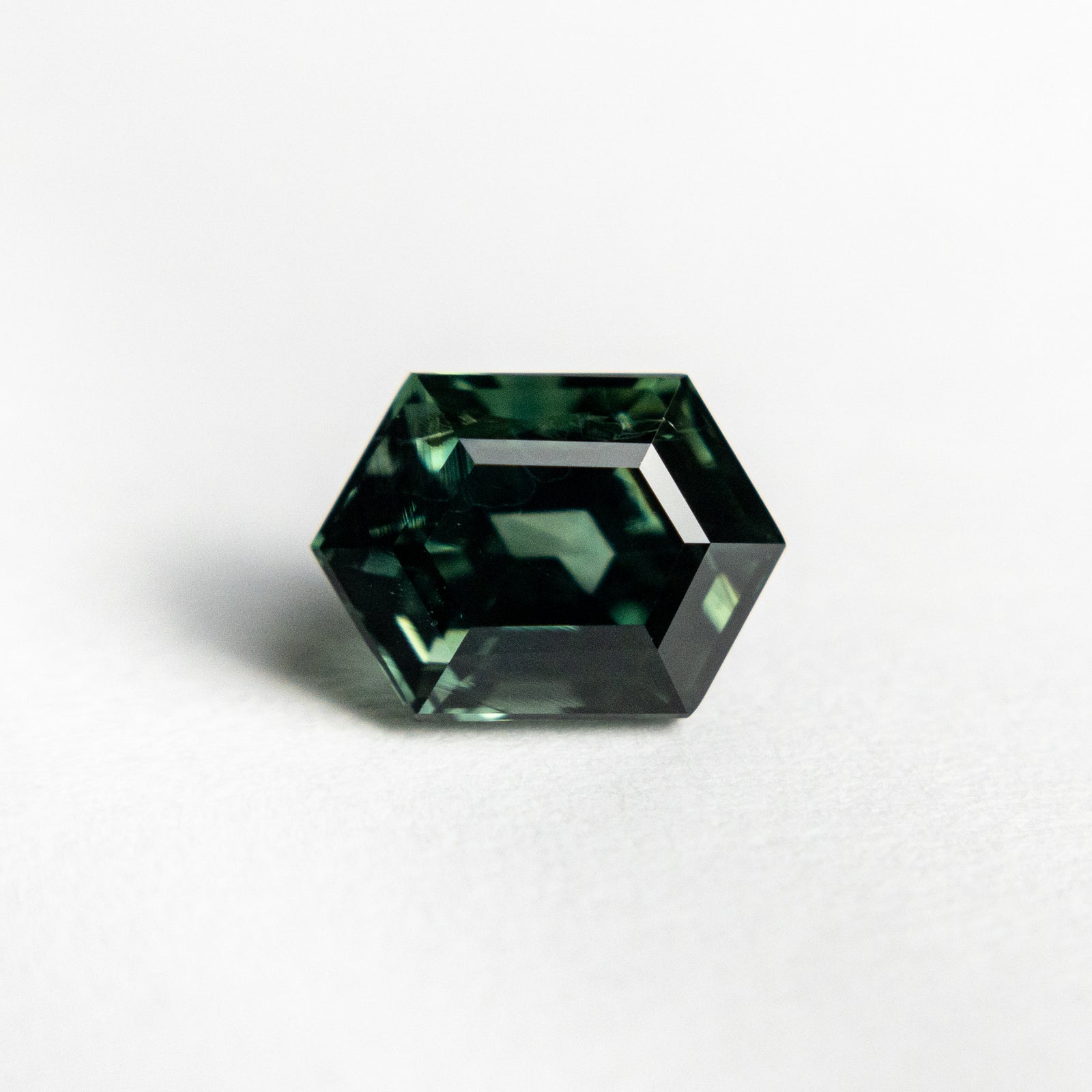 1.60ct 7.61x5.52x4.56mm Hexagon Step Cut Sapphire 19285-09