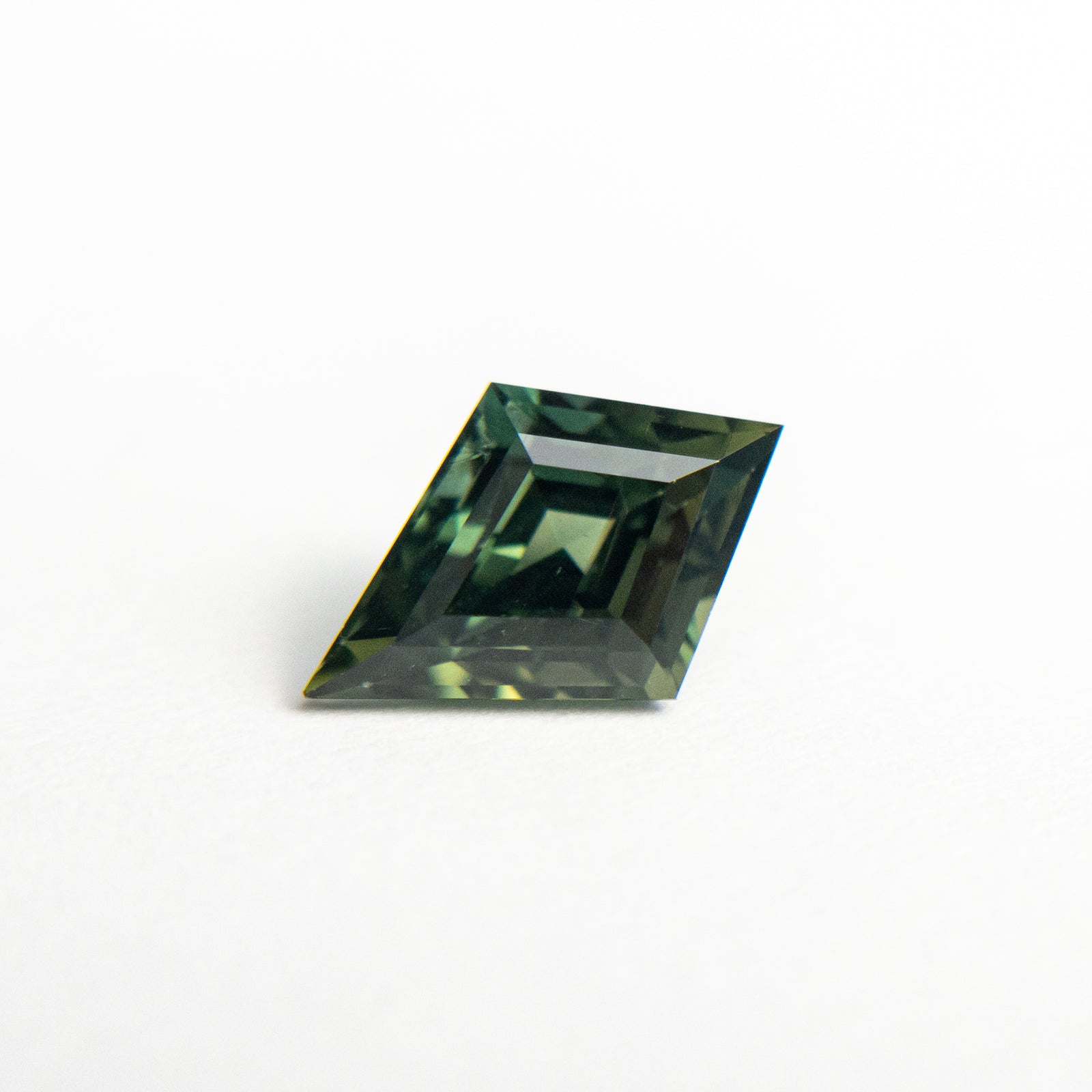 1.11ct 8.98x5.98x4.07mm Kite Step Cut Sapphire 19286-01