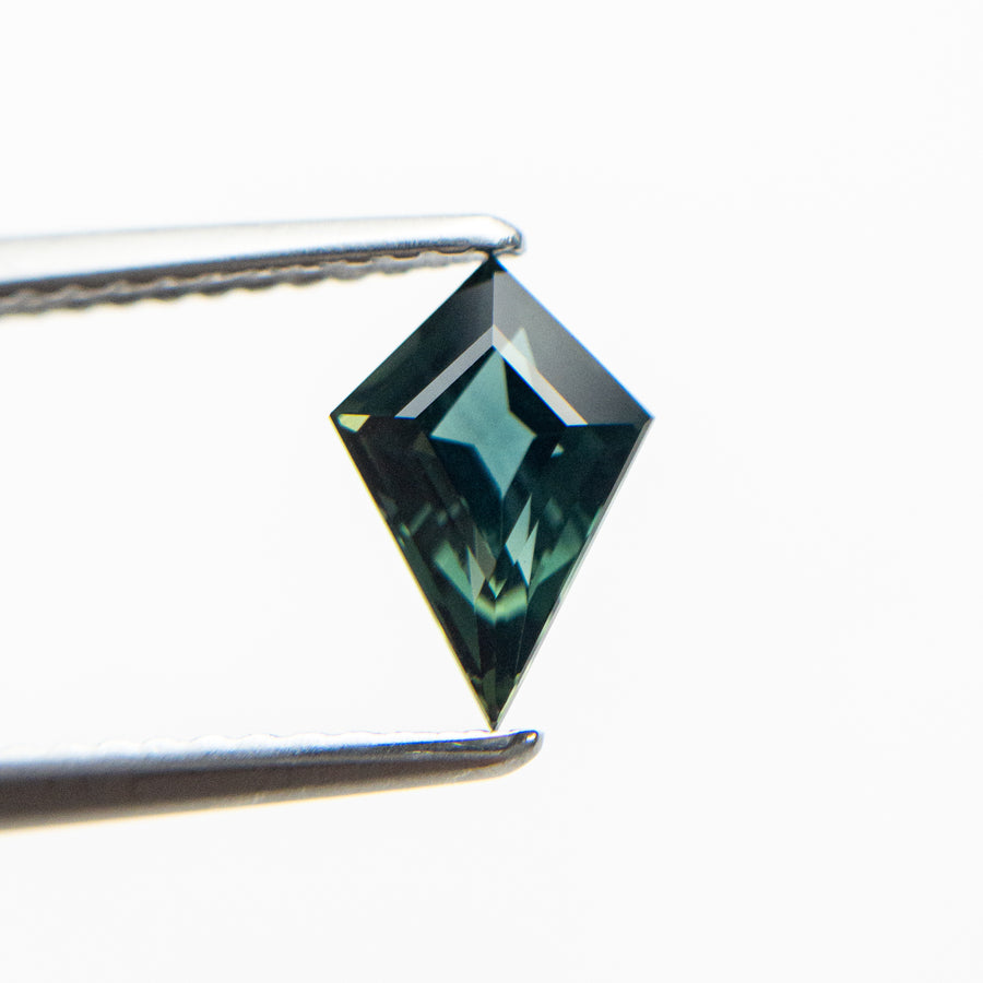0.91ct 8.67x5.87x3.34mm Kite Step Cut Sapphire 19286-04