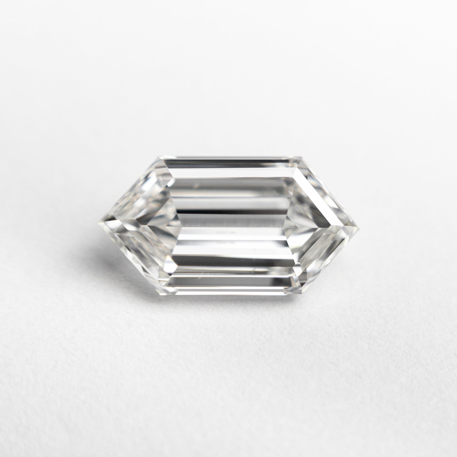 1.50ct 10.49x5.60x3.01mm GIA VS2 H Hexagon Step Cut 19298-01