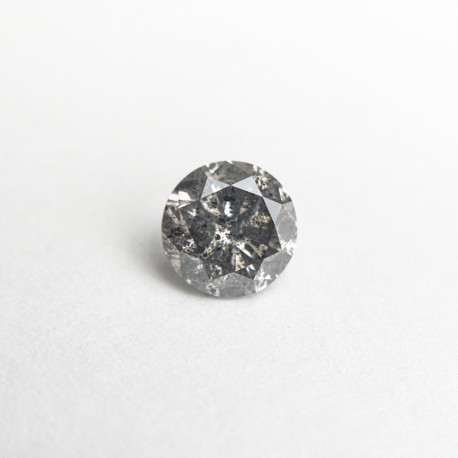 0.69ct 5.55x5.51x3.48mm Round Brilliant 19639-01