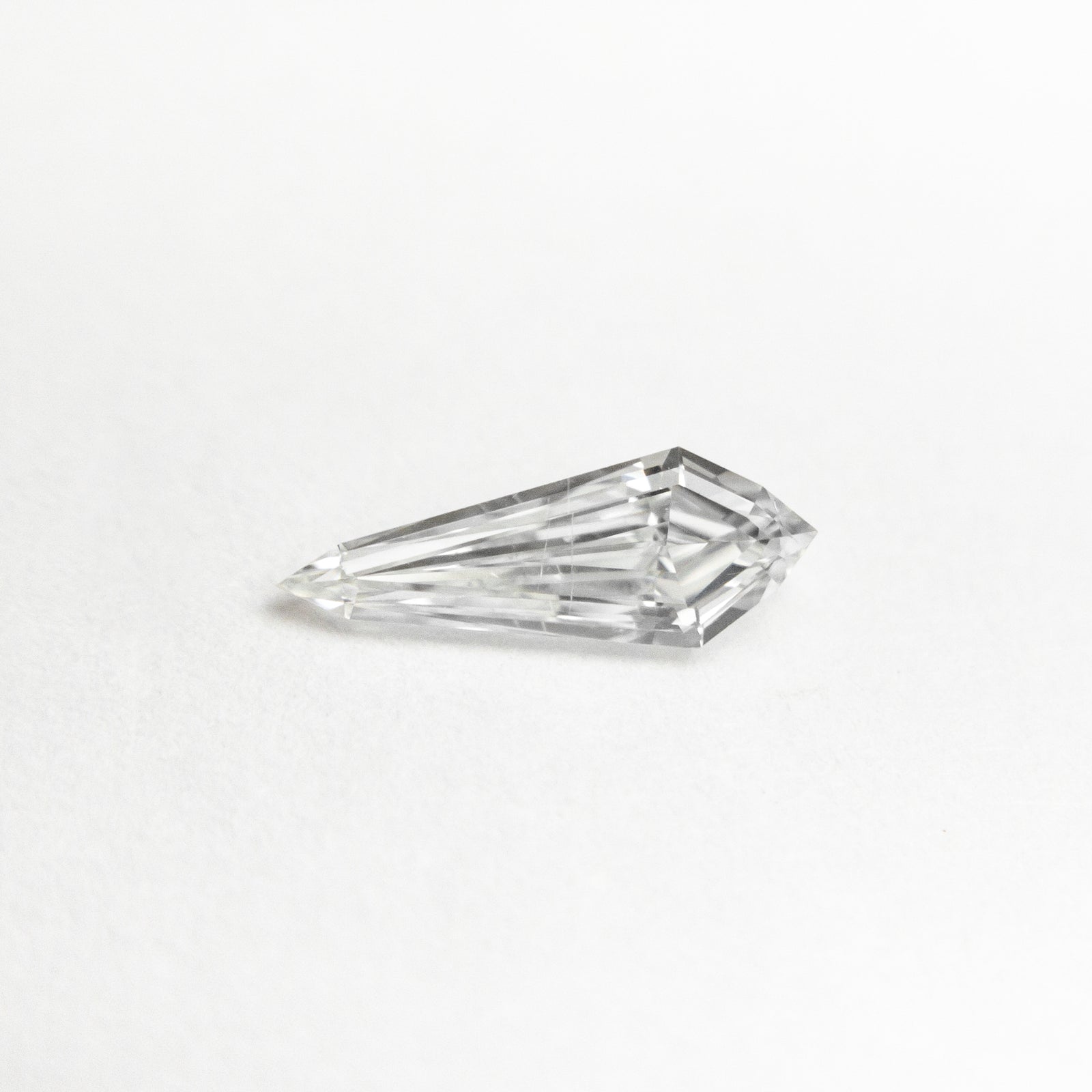 0.34ct 8.95x3.38x1.93mm SI2 F Kite Step Cut 20956-02