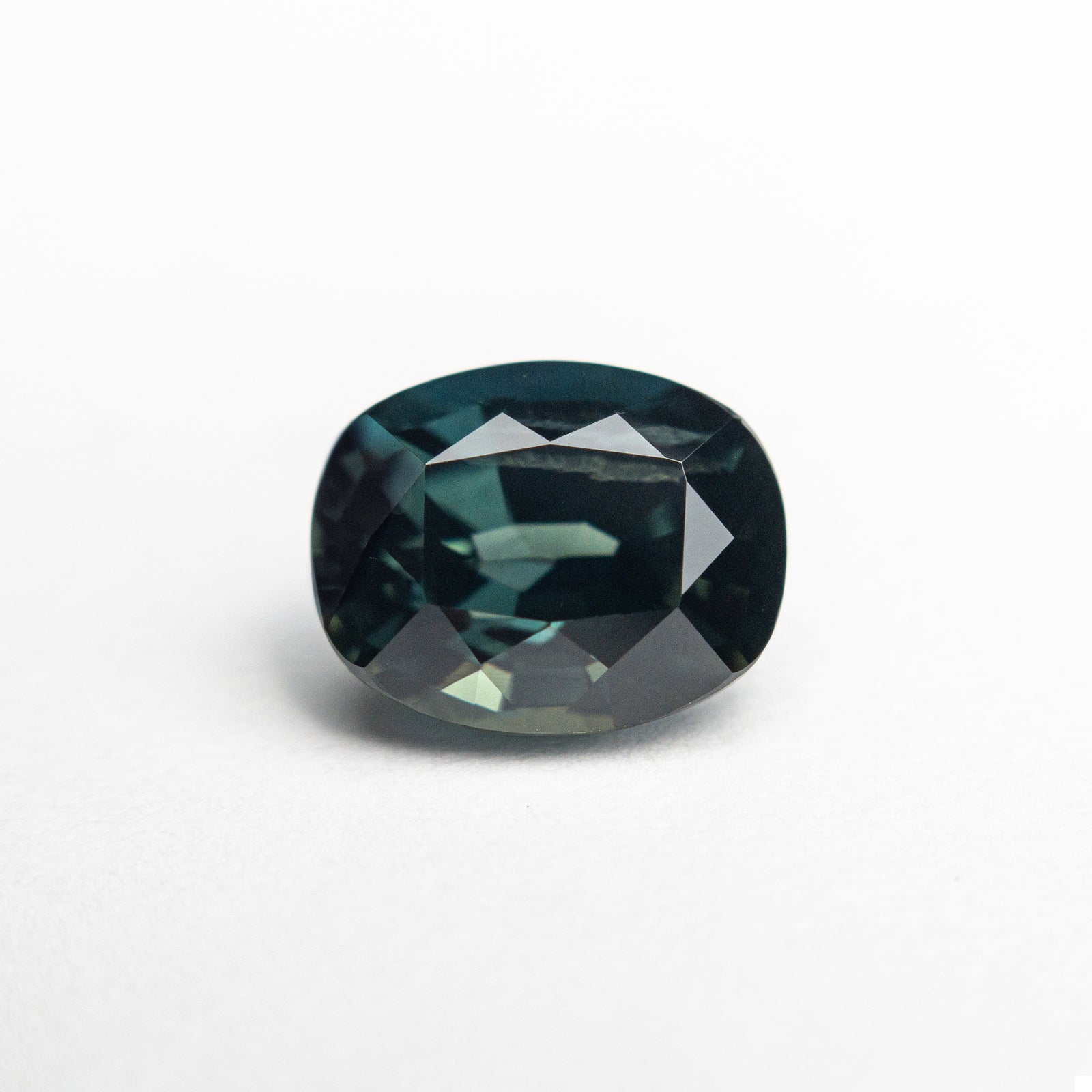 2.31ct 8.27x6.59x5.01mm Cushion Brilliant Sapphire 20963-12